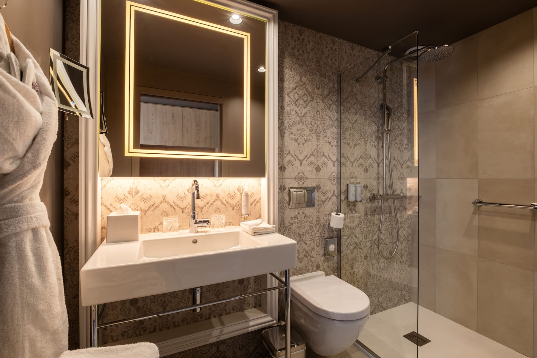 Guest room bath at the Dolce by Wyndham Versailles - Domaine du Montcel in Jouy-En-Josas, Other than US/Canada