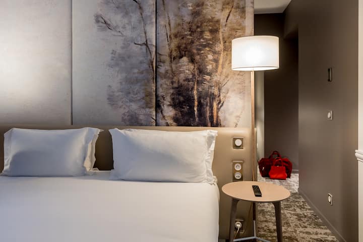 Guest room at the Dolce by Wyndham Versailles - Domaine du Montcel in Jouy-En-Josas, Other than US/Canada