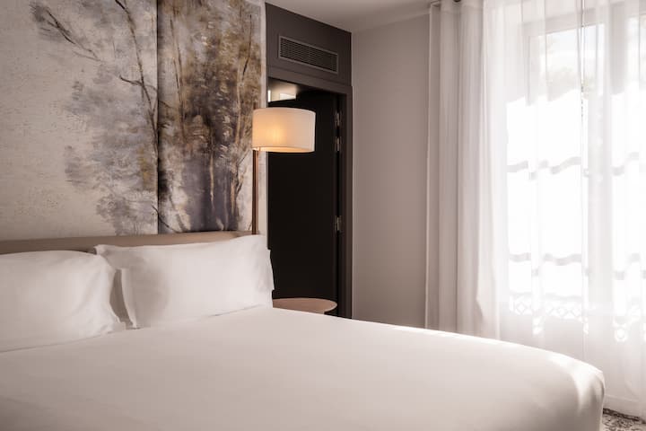 Guest room at the Dolce by Wyndham Versailles - Domaine du Montcel in Jouy-En-Josas, Other than US/Canada