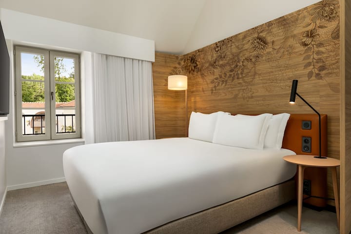 Guest room at the Dolce by Wyndham Versailles - Domaine du Montcel in Jouy-En-Josas, Other than US/Canada