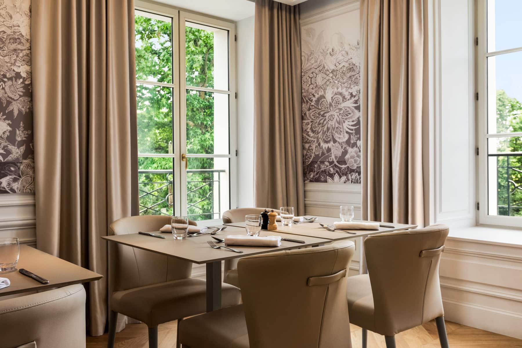 Dolce by Wyndham Versailles - Domaine du Montcel restaurant in Jouy-En-Josas, Other than US/Canada