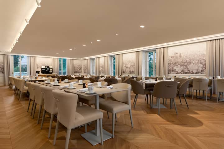 Dolce by Wyndham Versailles - Domaine du Montcel restaurant in Jouy-En-Josas, Other than US/Canada