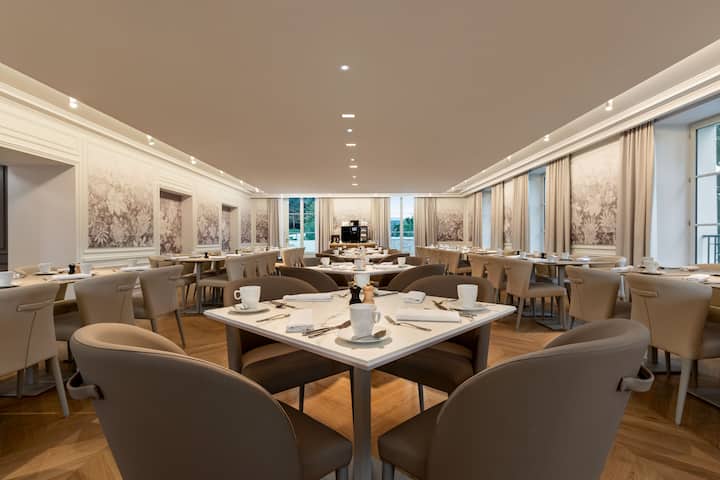 Dolce by Wyndham Versailles - Domaine du Montcel restaurant in Jouy-En-Josas, Other than US/Canada