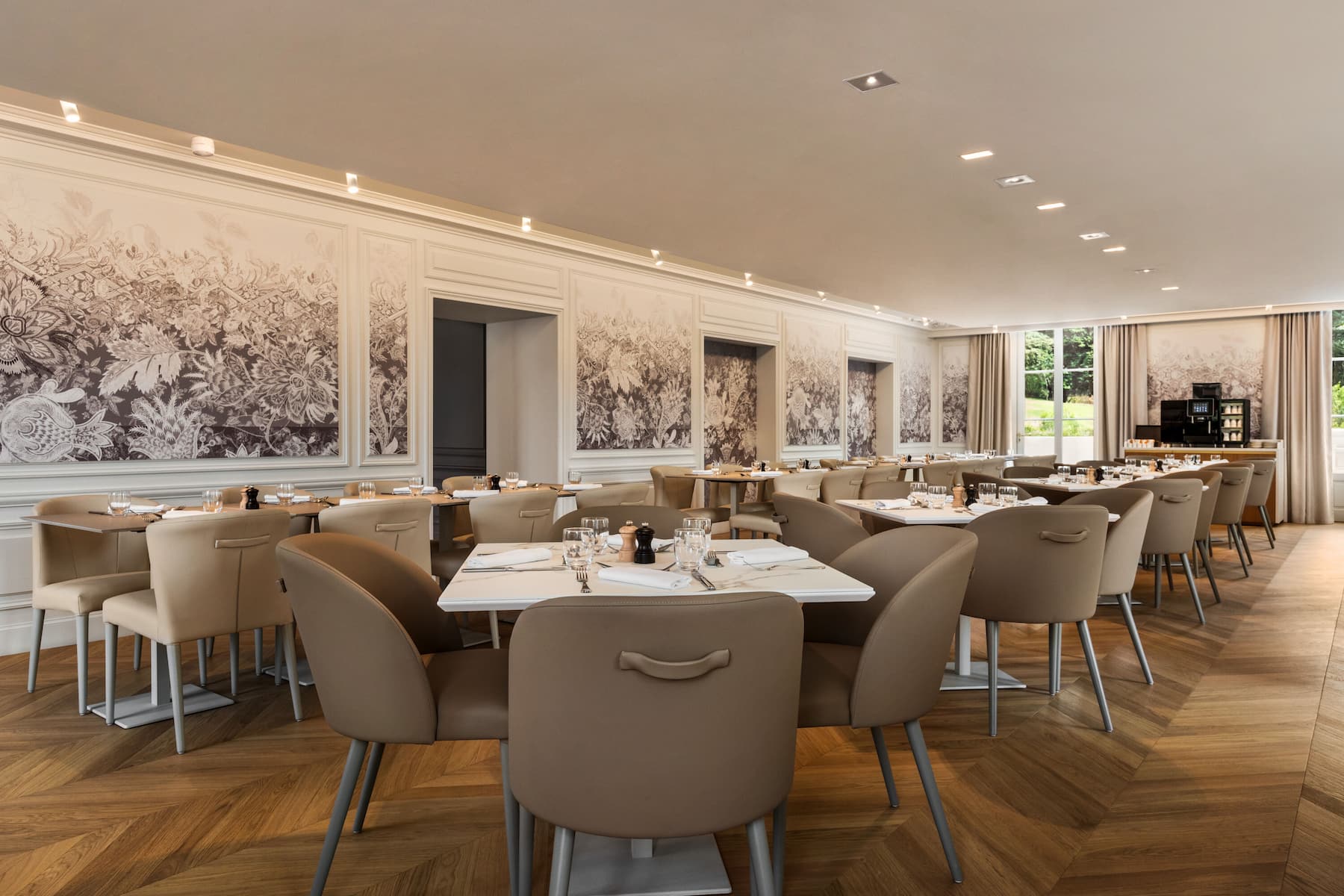 Dolce by Wyndham Versailles - Domaine du Montcel restaurant in Jouy-En-Josas, Other than US/Canada