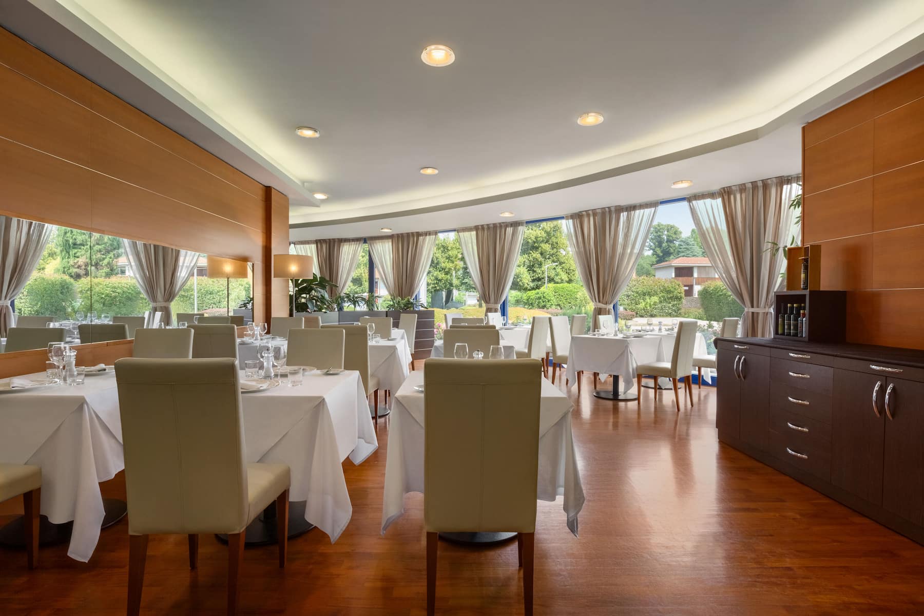 Dolce by Wyndham Milan Malpensa restaurant in Somma Lombardo, Other than US/Canada