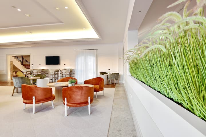 Lobby bar at Dolce by Wyndham CampoReal Lisboa in Turcifal, Other than US/Canada