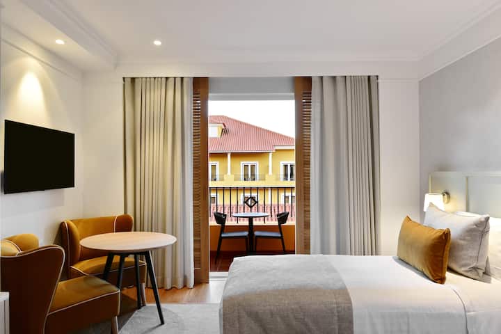 Guest room at the Dolce by Wyndham CampoReal Lisboa in Turcifal, Other than US/Canada