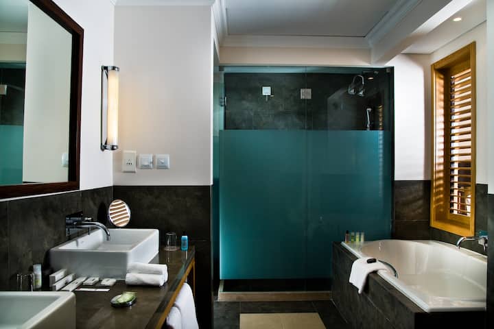 Guest room at the Dolce by Wyndham CampoReal Lisboa in Turcifal, Other than US/Canada
