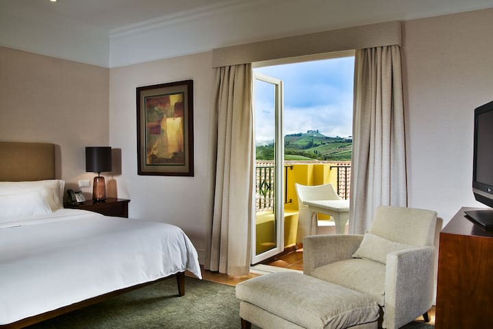 Dolce by Wyndham CampoReal Lisboa suite in Turcifal, Other than US/Canada