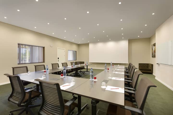 Meeting room at Dolce by Wyndham CampoReal Lisboa in Turcifal, Other than US/Canada