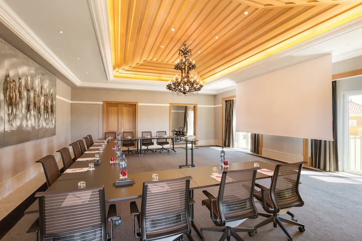 Meeting room at Dolce by Wyndham CampoReal Lisboa in Turcifal, Other than US/Canada