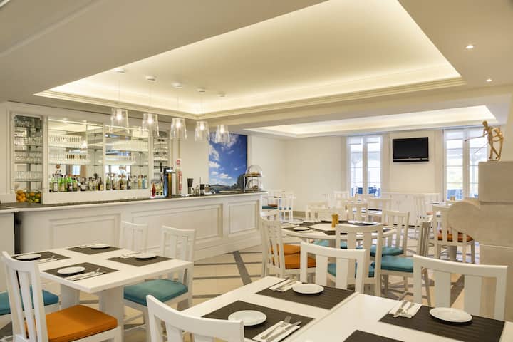 Dolce by Wyndham CampoReal Lisboa restaurant in Turcifal, Other than US/Canada