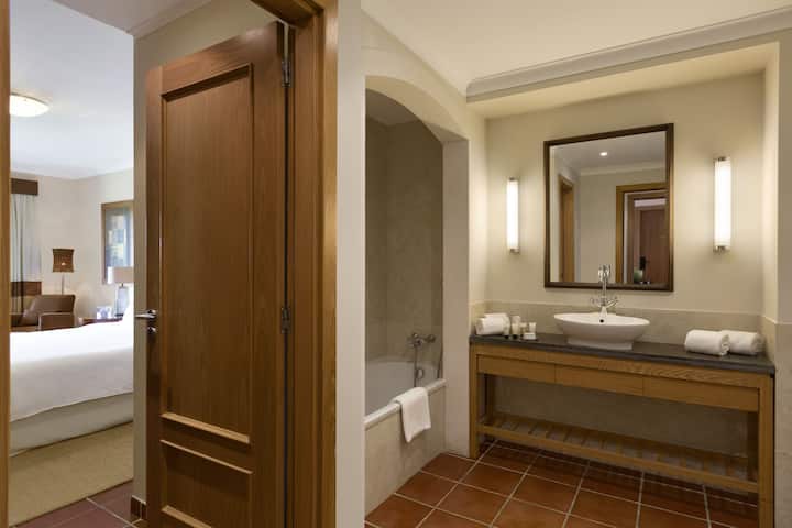Dolce by Wyndham CampoReal Lisboa suite in Turcifal, Other than US/Canada