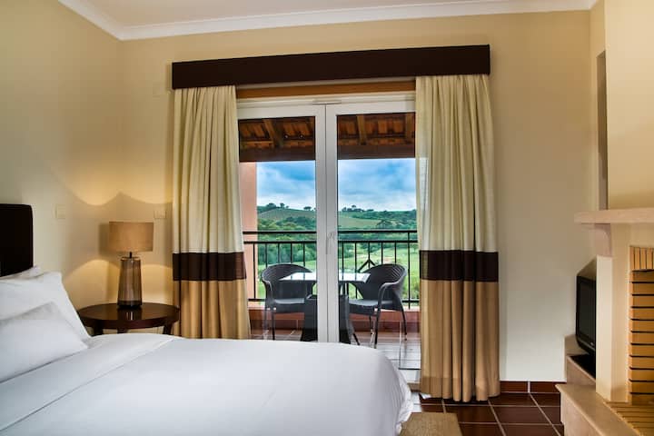 Dolce by Wyndham CampoReal Lisboa suite in Turcifal, Other than US/Canada