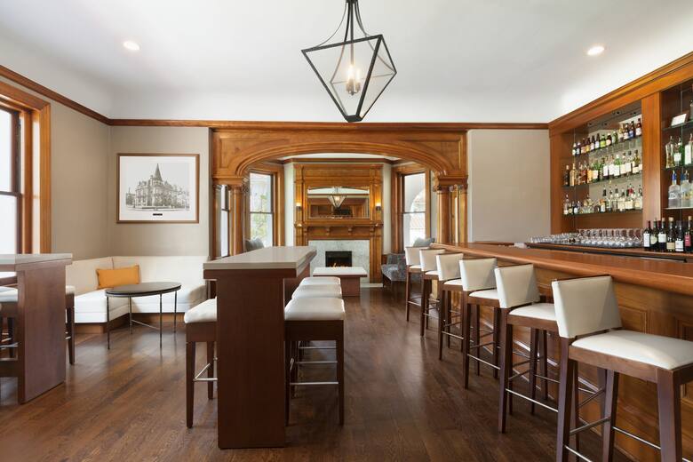 Bar at Dolce Hayes Mansion in San Jose, California