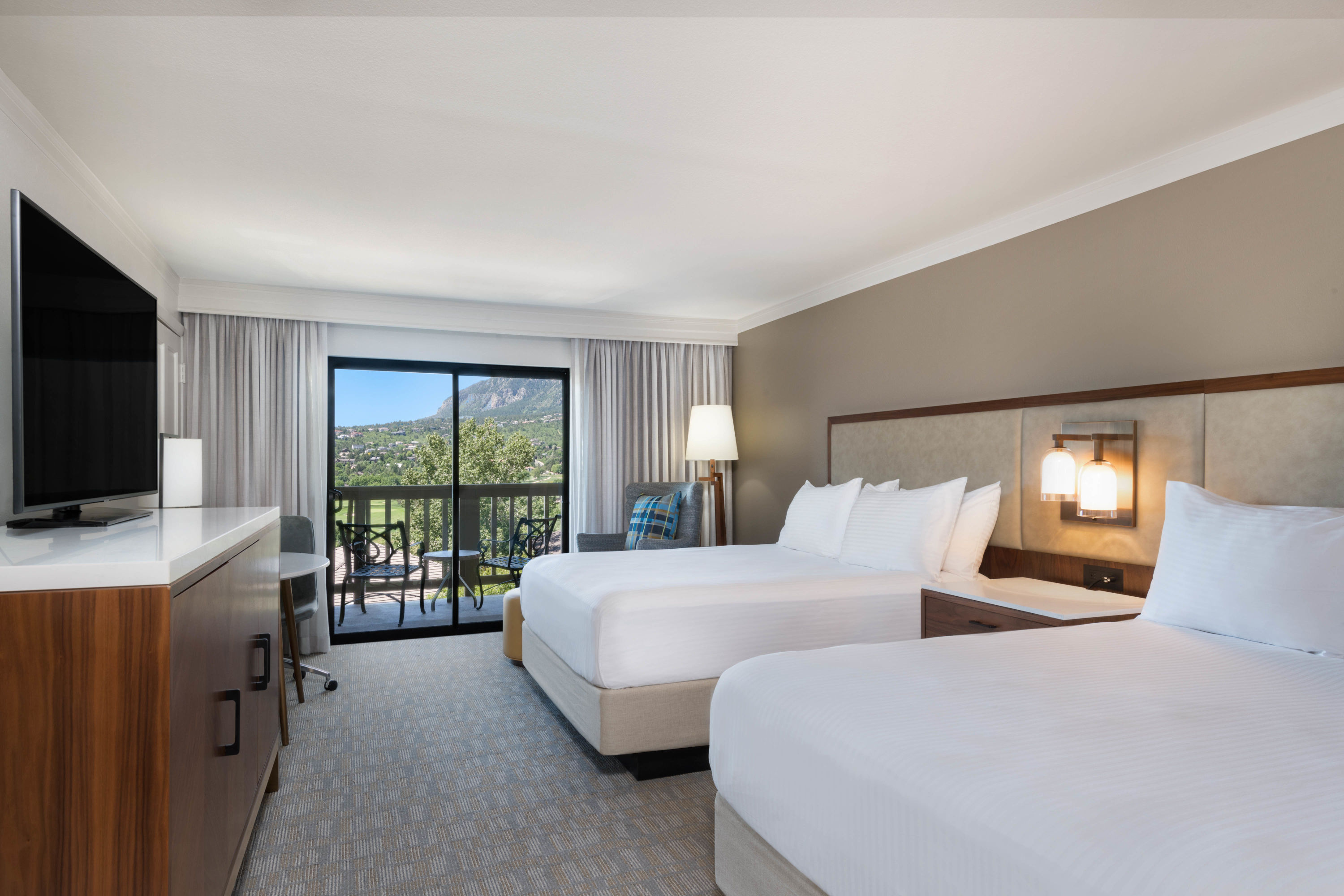 Cheyenne Mountain Resort - hotel rooms