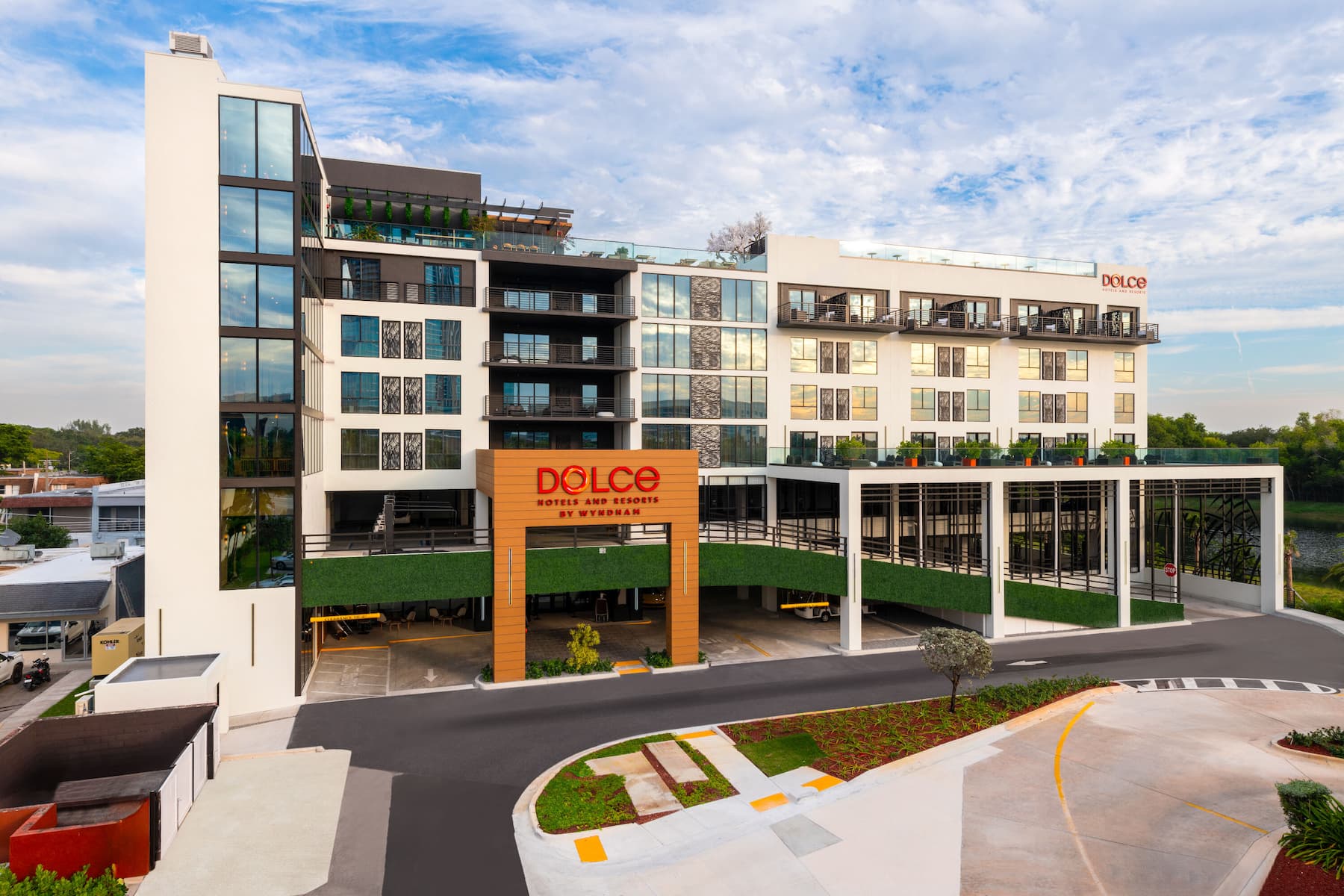Exterior Day Image of Dolce by Wyndham Hollywood hotel in Hollywood, Florida