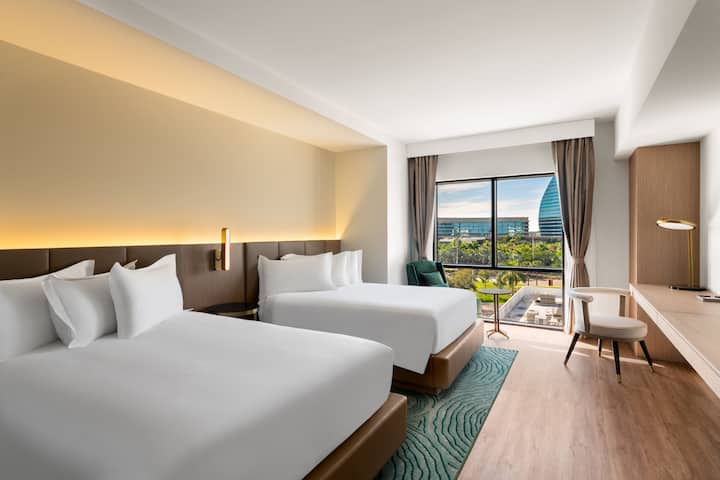 Guest room at the Dolce by Wyndham Hollywood in Hollywood, Florida