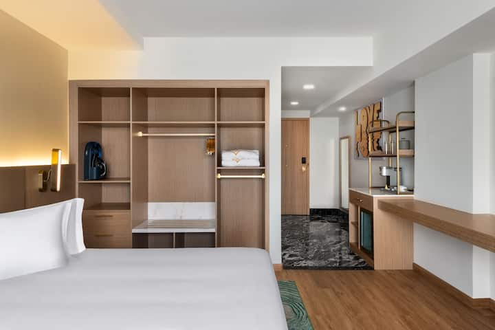 Guest room at the Dolce by Wyndham Hollywood in Hollywood, Florida