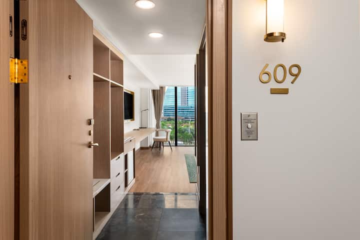 Guest room at the Dolce by Wyndham Hollywood in Hollywood, Florida