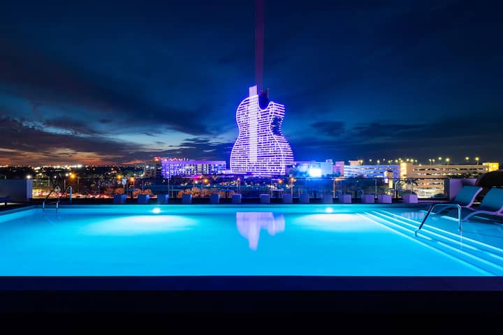 Pool at the Dolce by Wyndham Hollywood in Hollywood, Florida