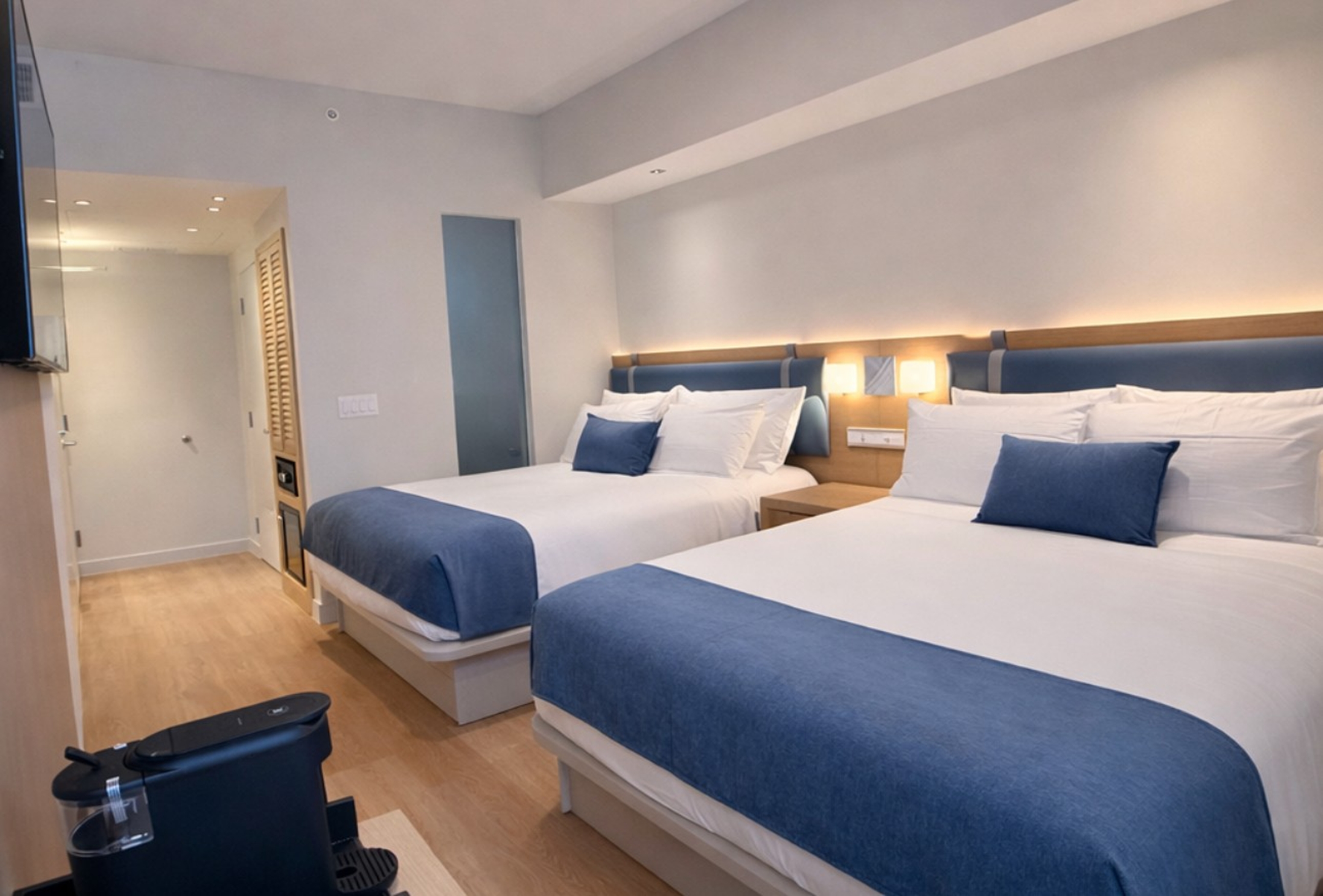 Guest room at the Dolce by Wyndham Miami Beach in Miami Beach, Florida