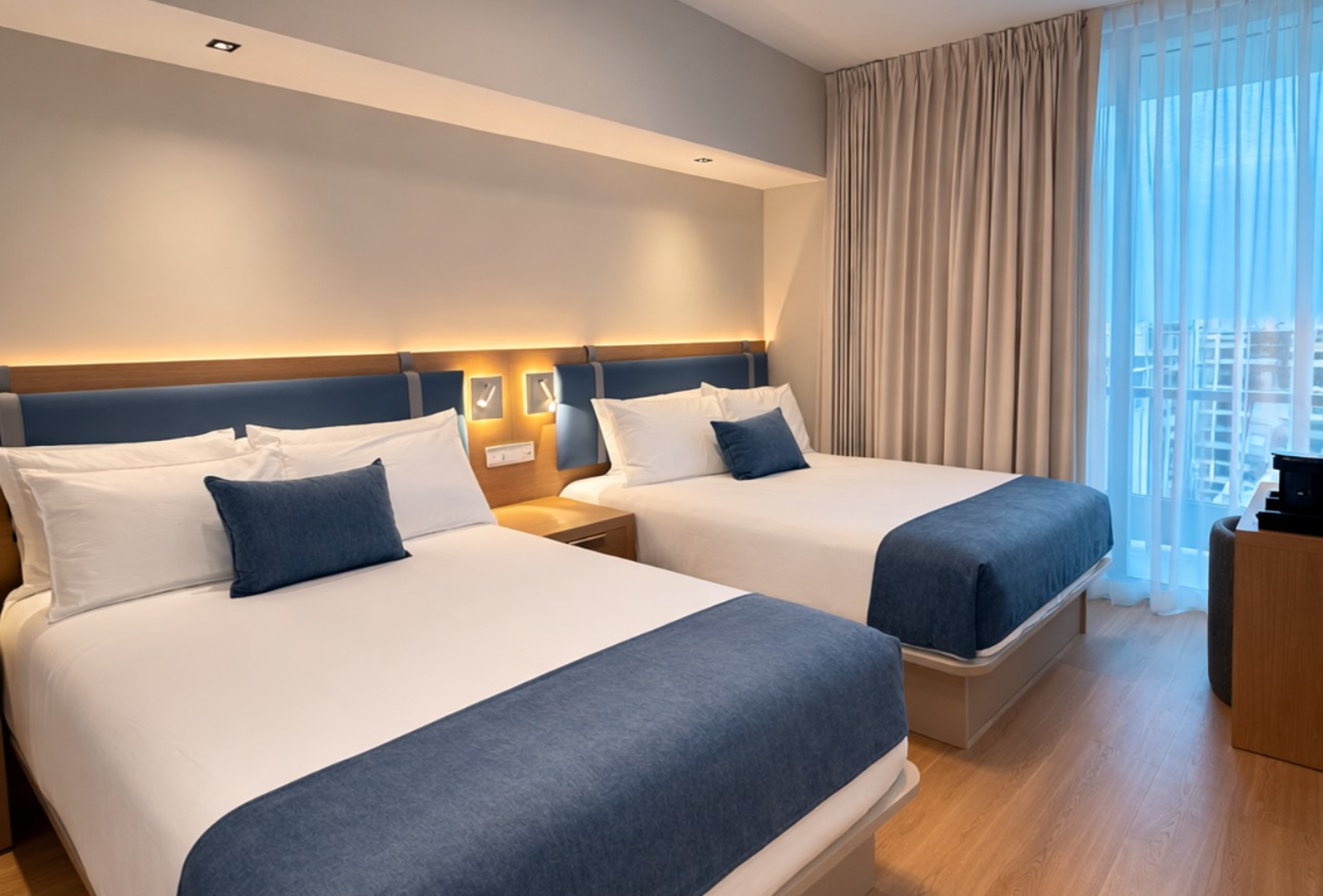 Guest room at the Dolce by Wyndham Miami Beach in Miami Beach, Florida