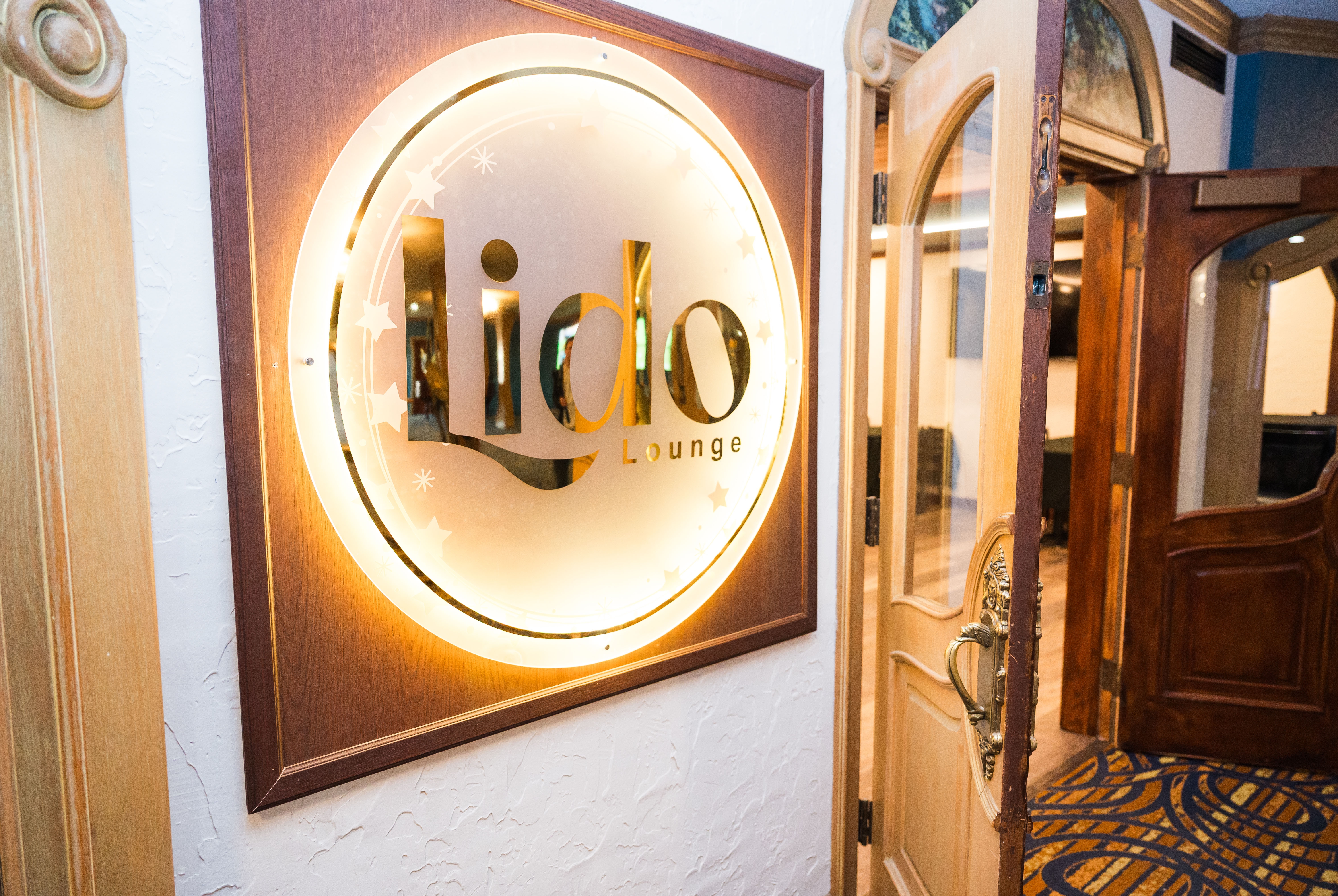 Bar at Chateau Hotel and Conference Center in Bloomington, Illinois