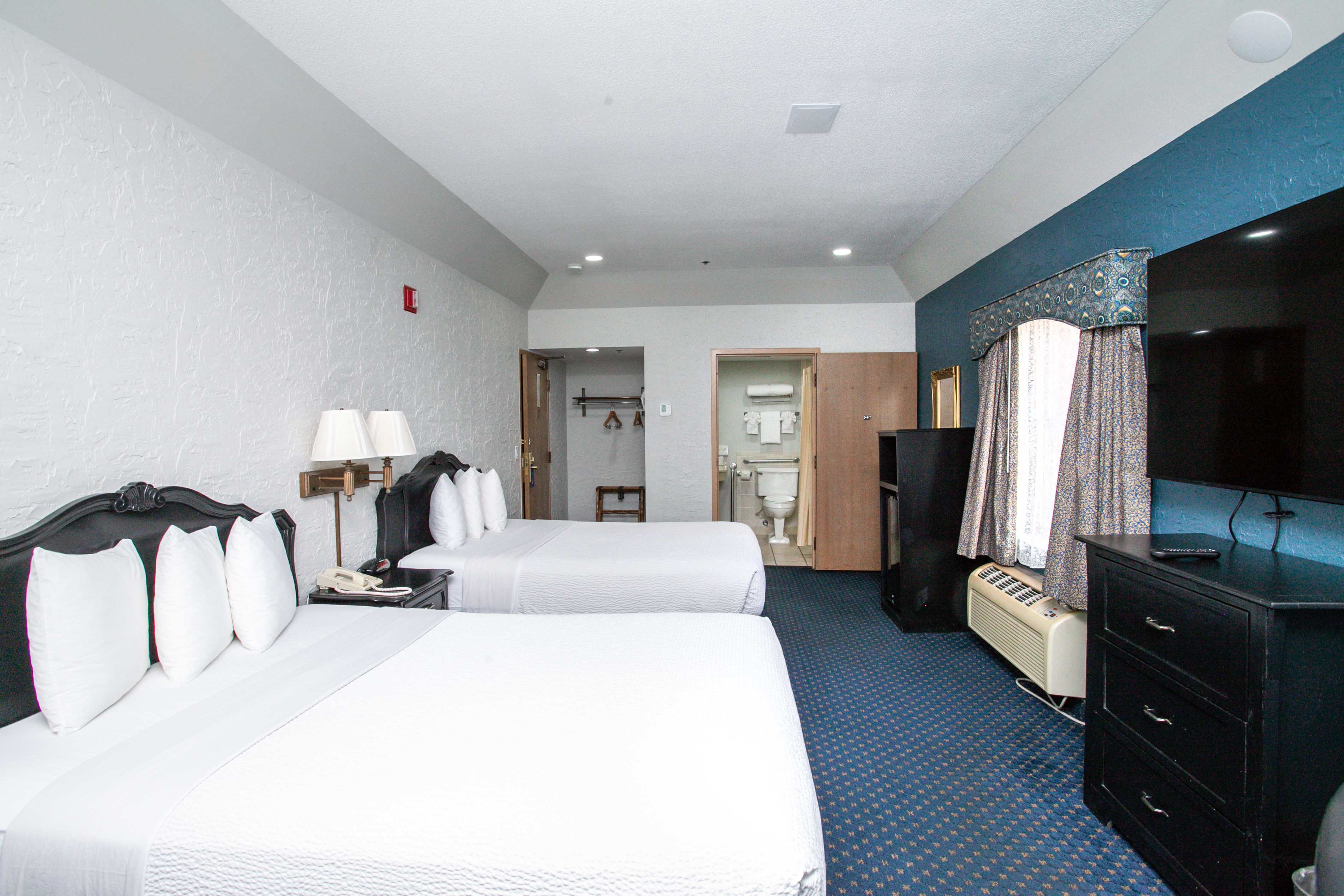 Guest room at the Chateau Hotel and Conference Center in Bloomington, Illinois