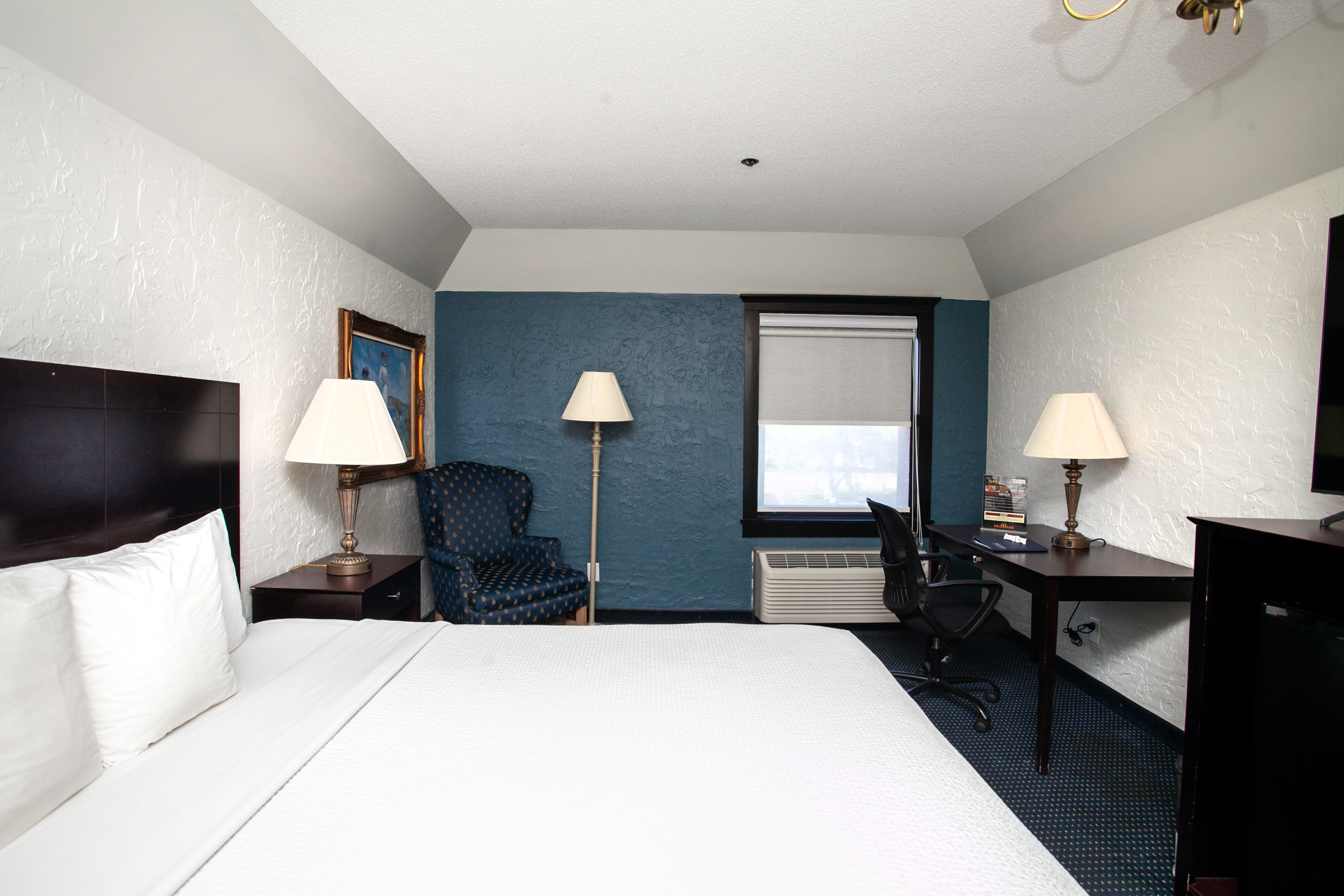 Guest room at the Chateau Hotel and Conference Center in Bloomington, Illinois
