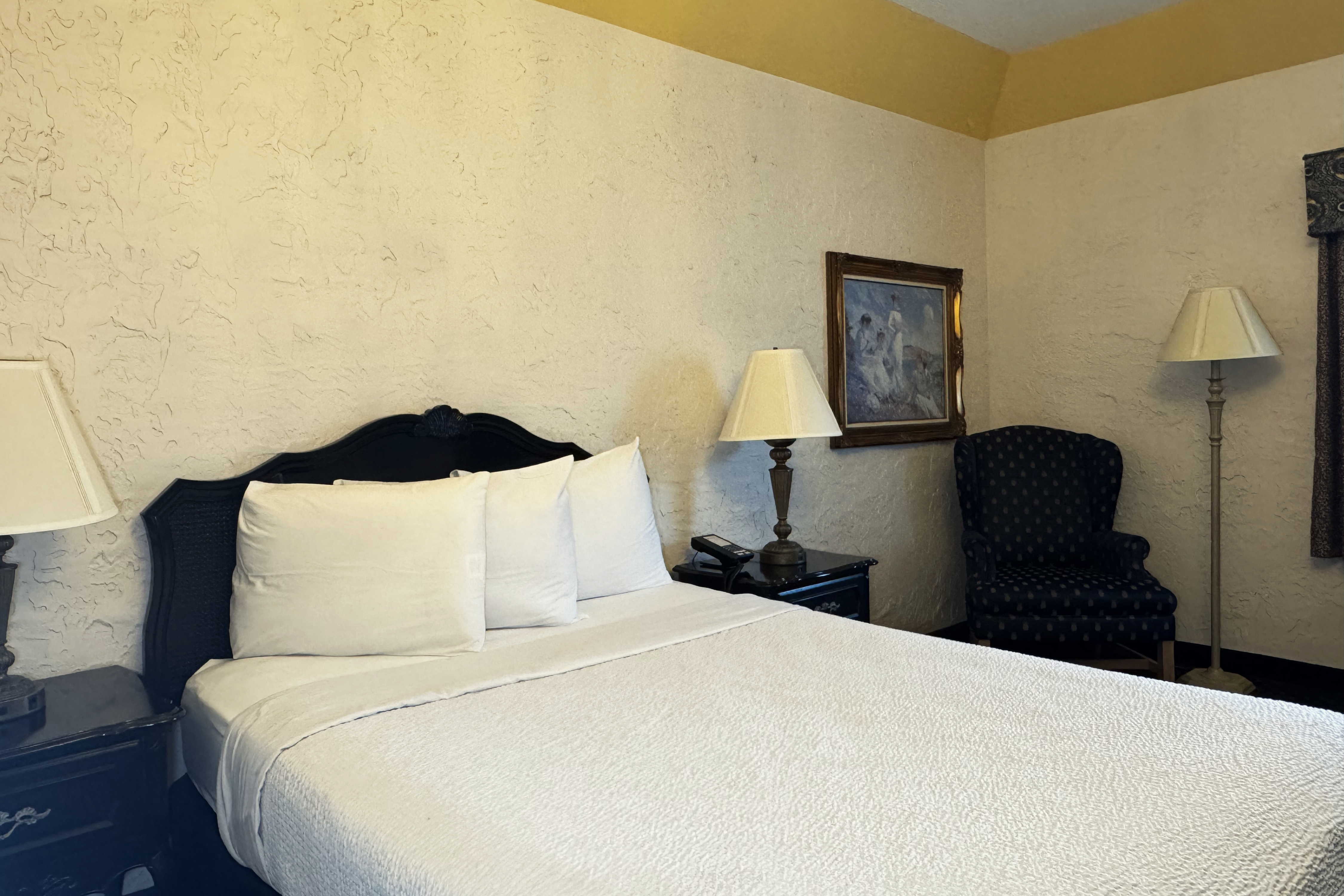 Guest room at the Chateau Hotel and Conference Center in Bloomington, Illinois