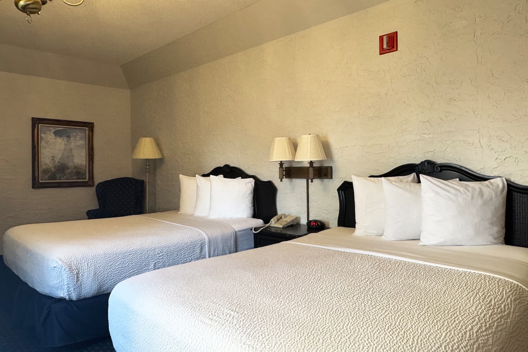 Guest room at the Chateau Hotel and Conference Center in Bloomington, Illinois