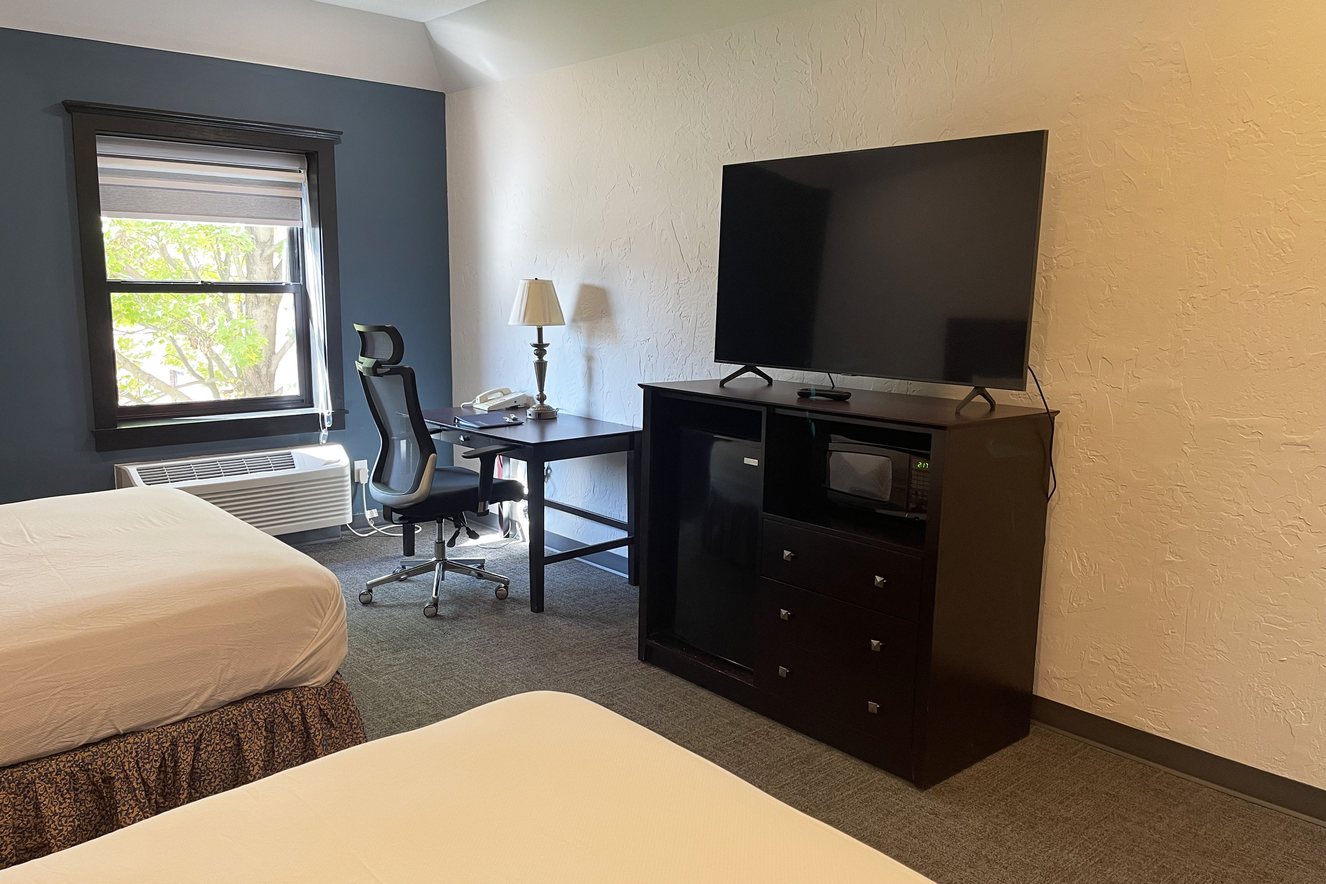 Guest room at the Chateau Hotel and Conference Center in Bloomington, Illinois