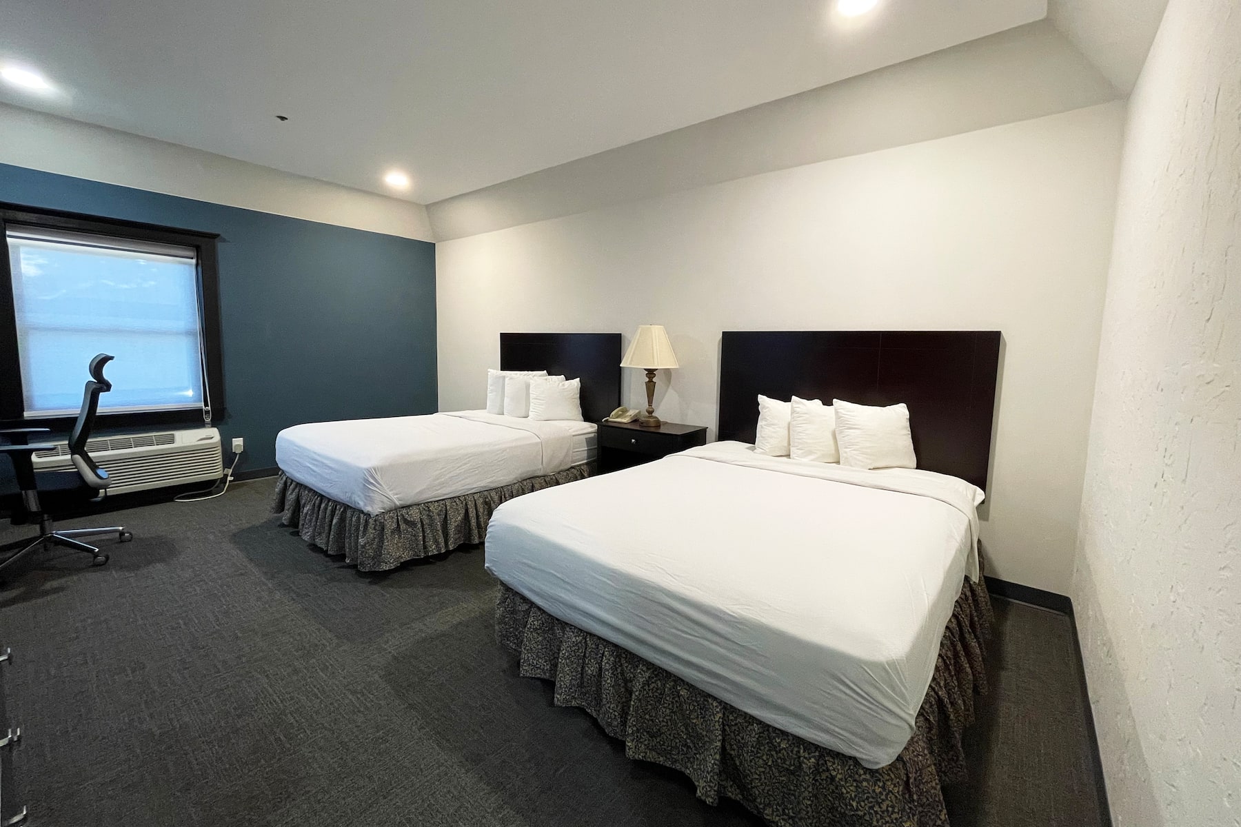 Guest room at the Chateau Hotel and Conference Center in Bloomington, Illinois