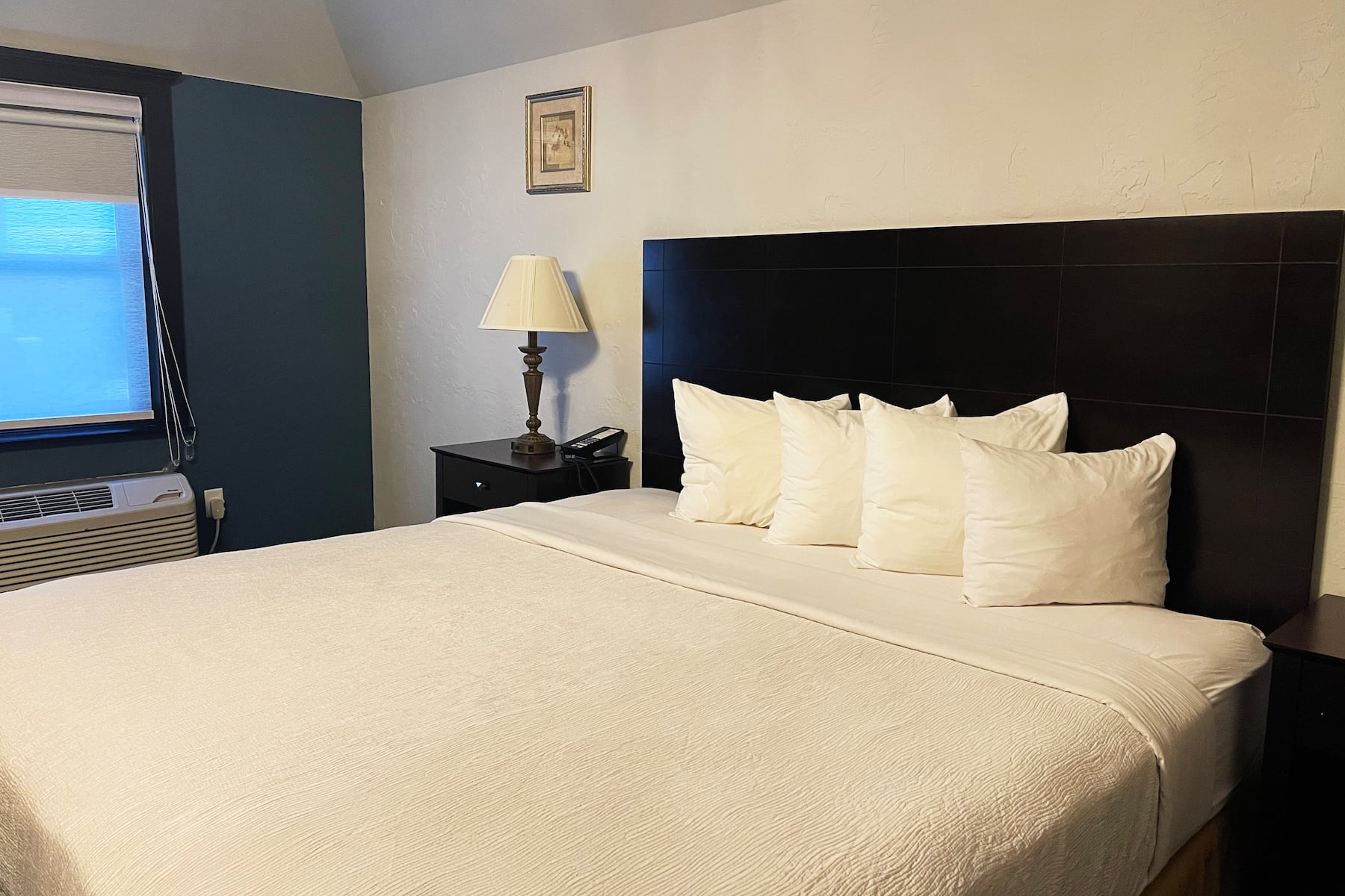 Guest room at the Chateau Hotel and Conference Center in Bloomington, Illinois