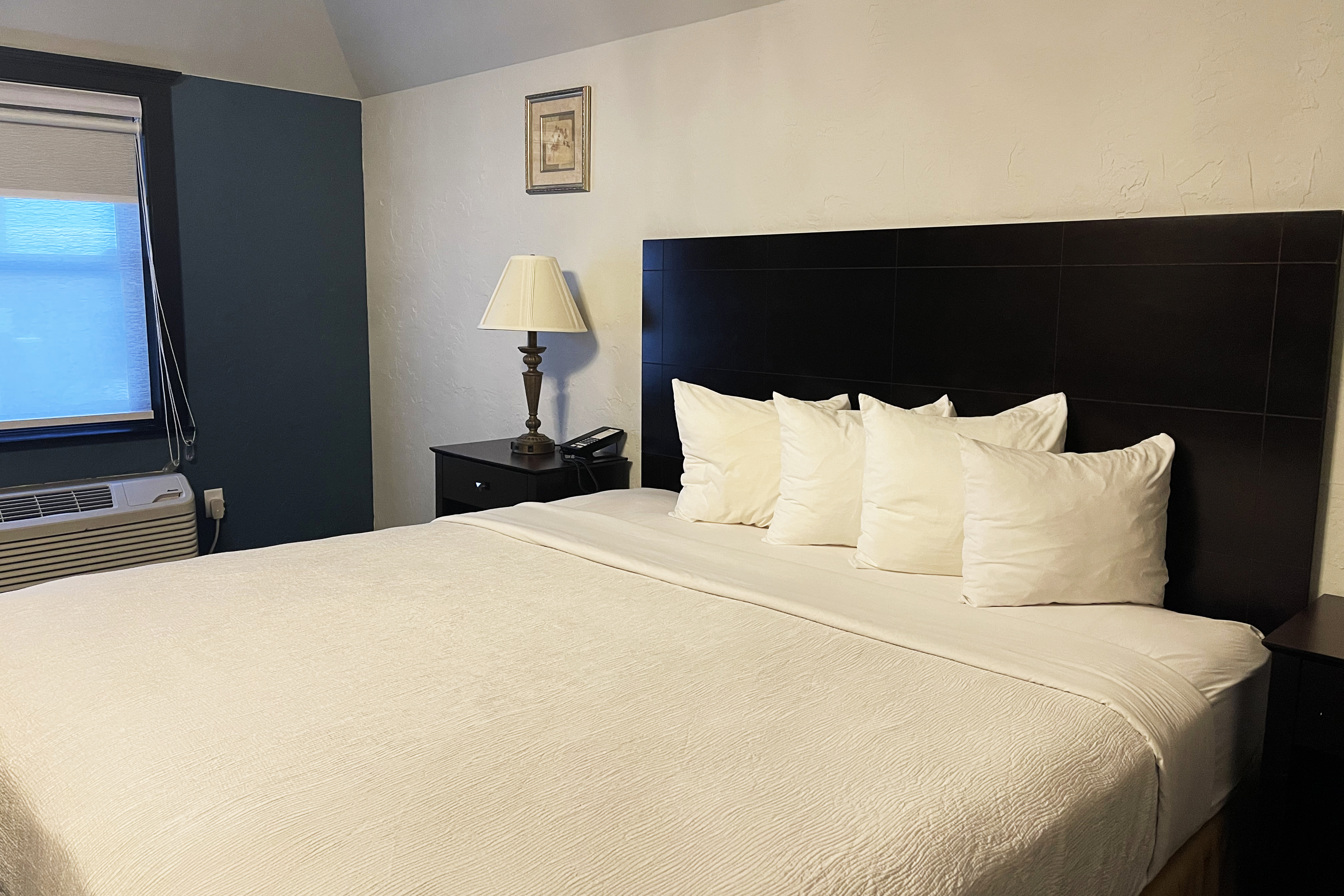 Guest room at the Chateau Hotel and Conference Center in Bloomington, Illinois