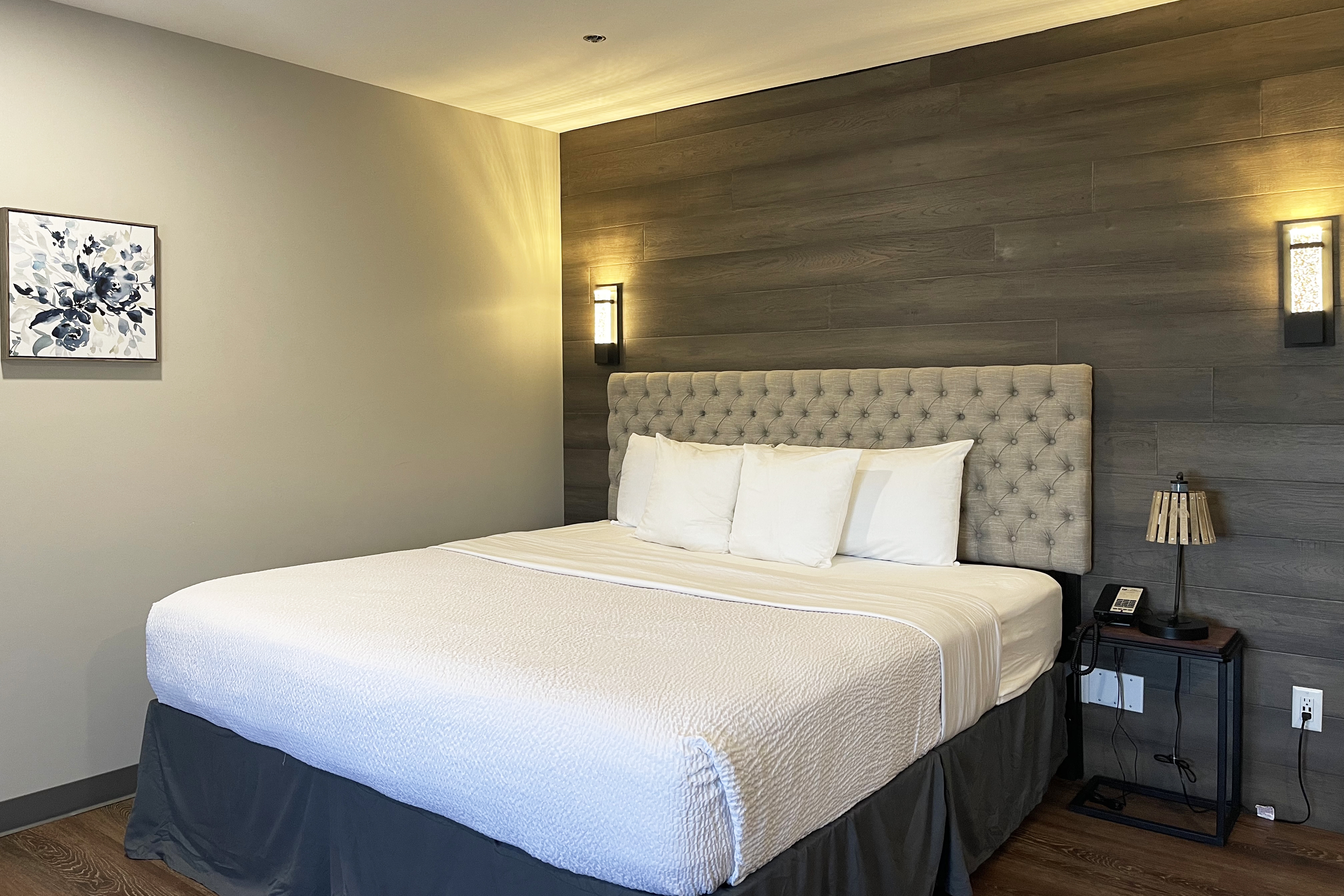 Guest room at the Chateau Hotel and Conference Center in Bloomington, Illinois