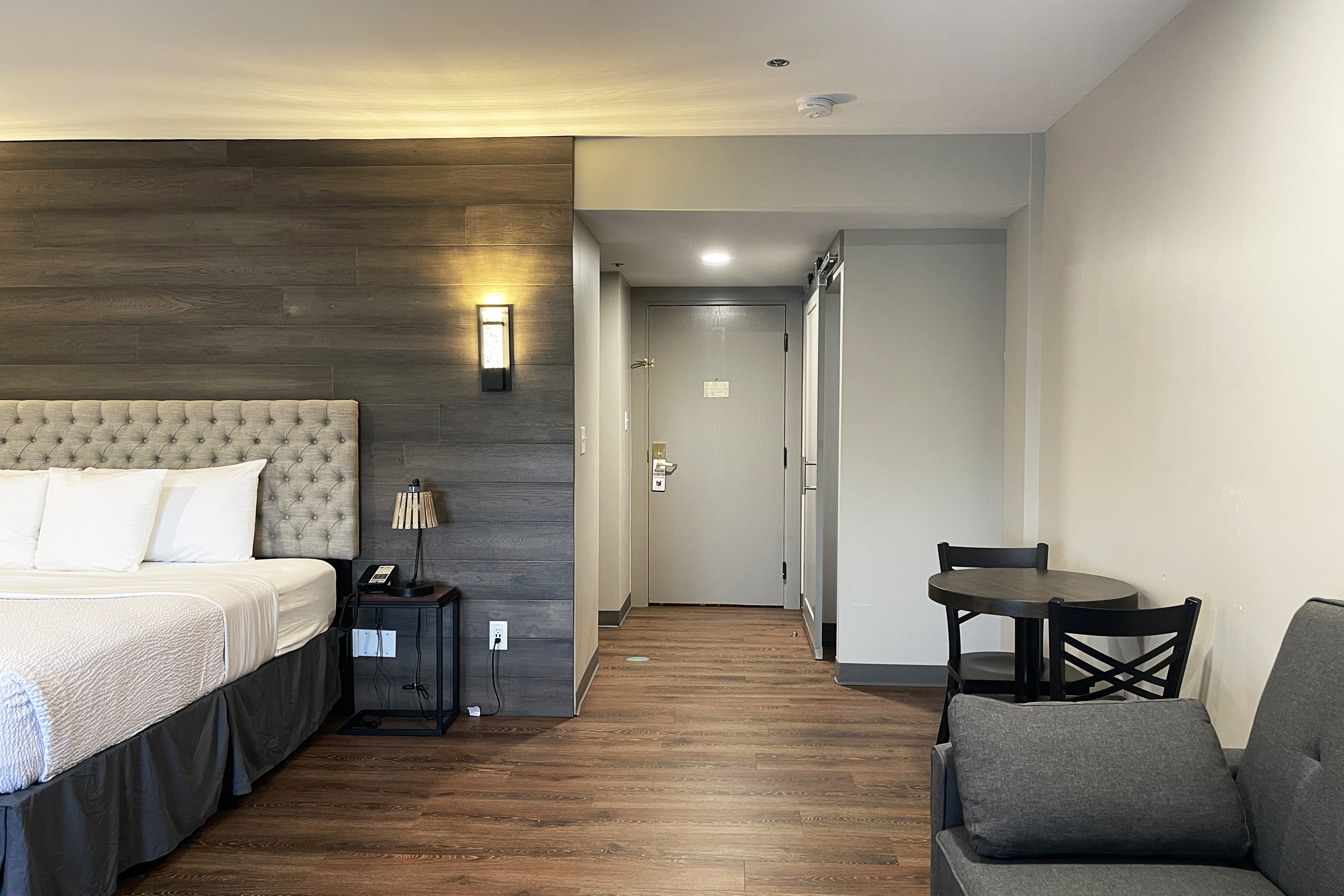 Guest room at the Chateau Hotel and Conference Center in Bloomington, Illinois