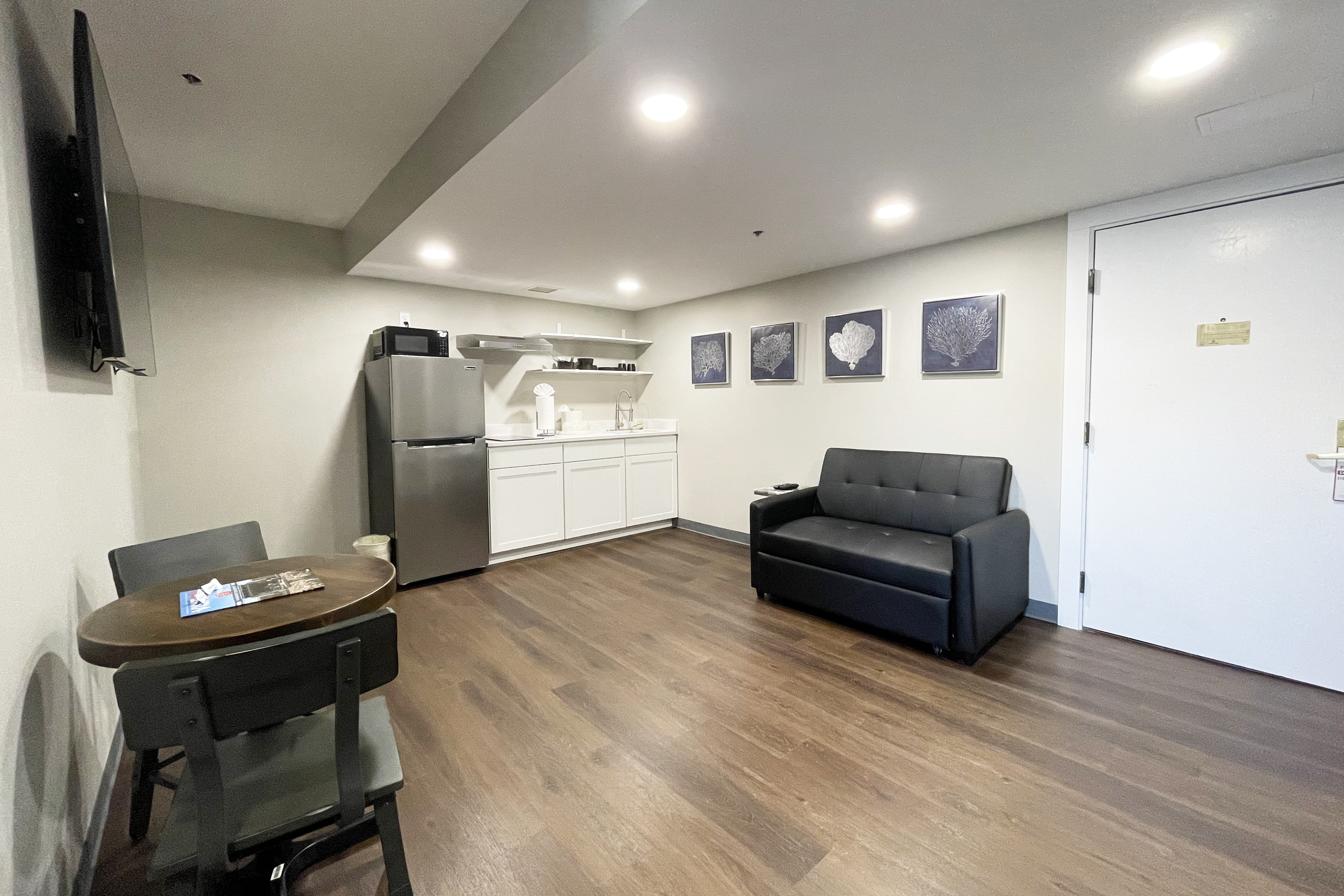 Guest room at the Chateau Hotel and Conference Center in Bloomington, Illinois