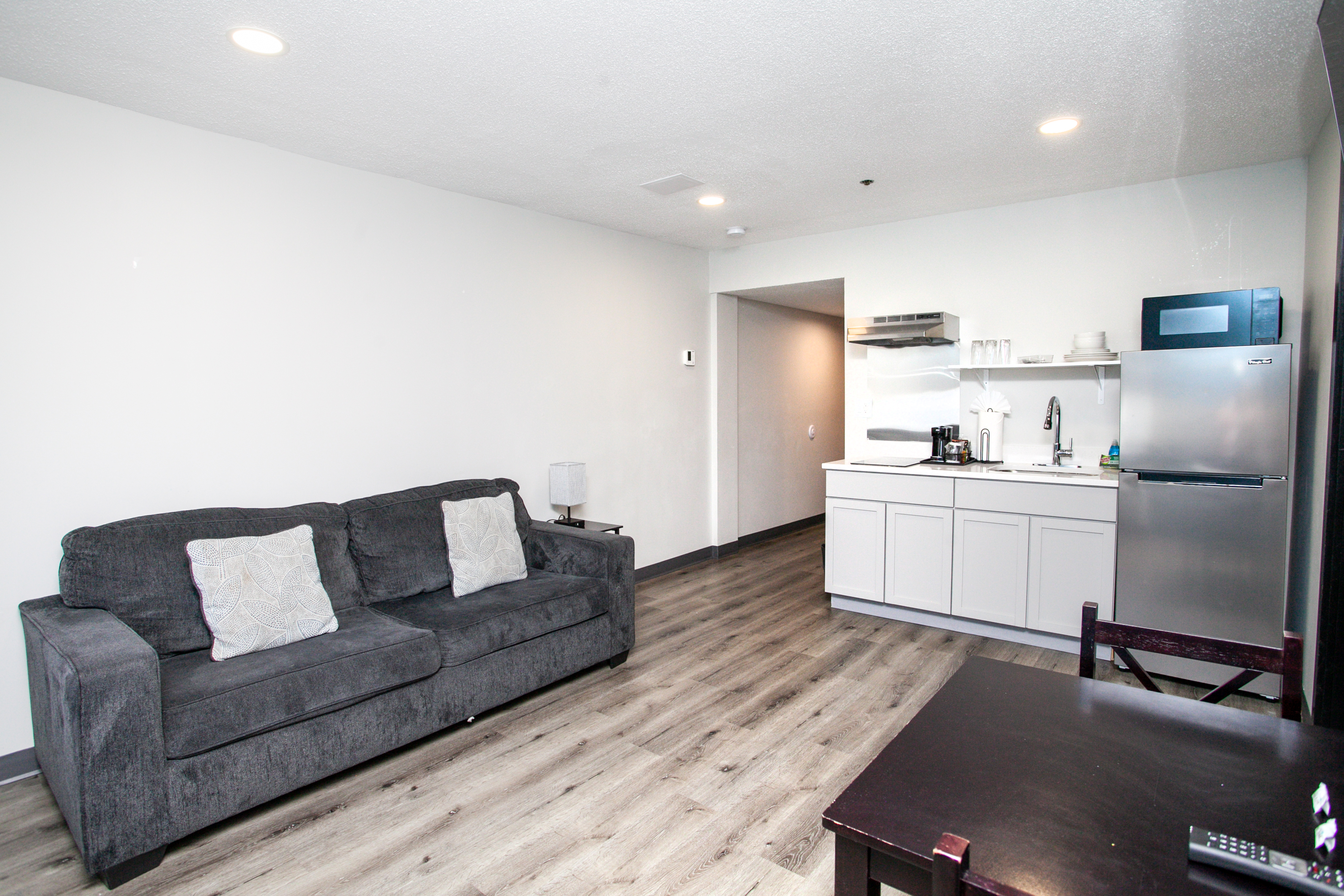 Chateau Hotel and Conference Center suite in Bloomington, Illinois