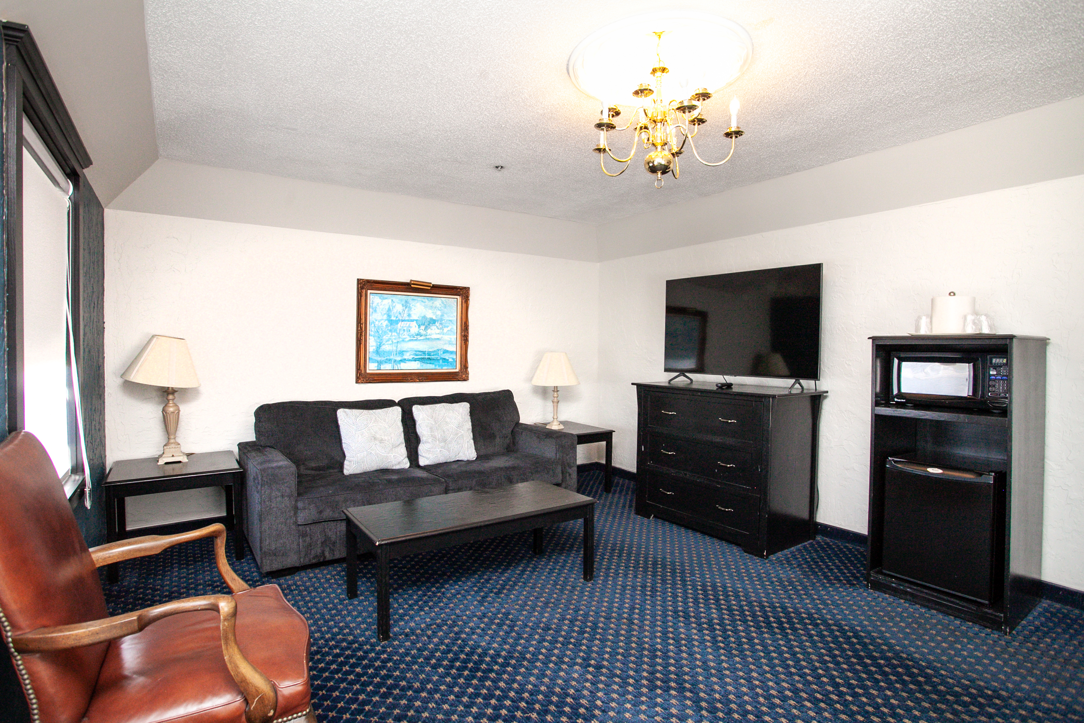 Chateau Hotel and Conference Center suite in Bloomington, Illinois