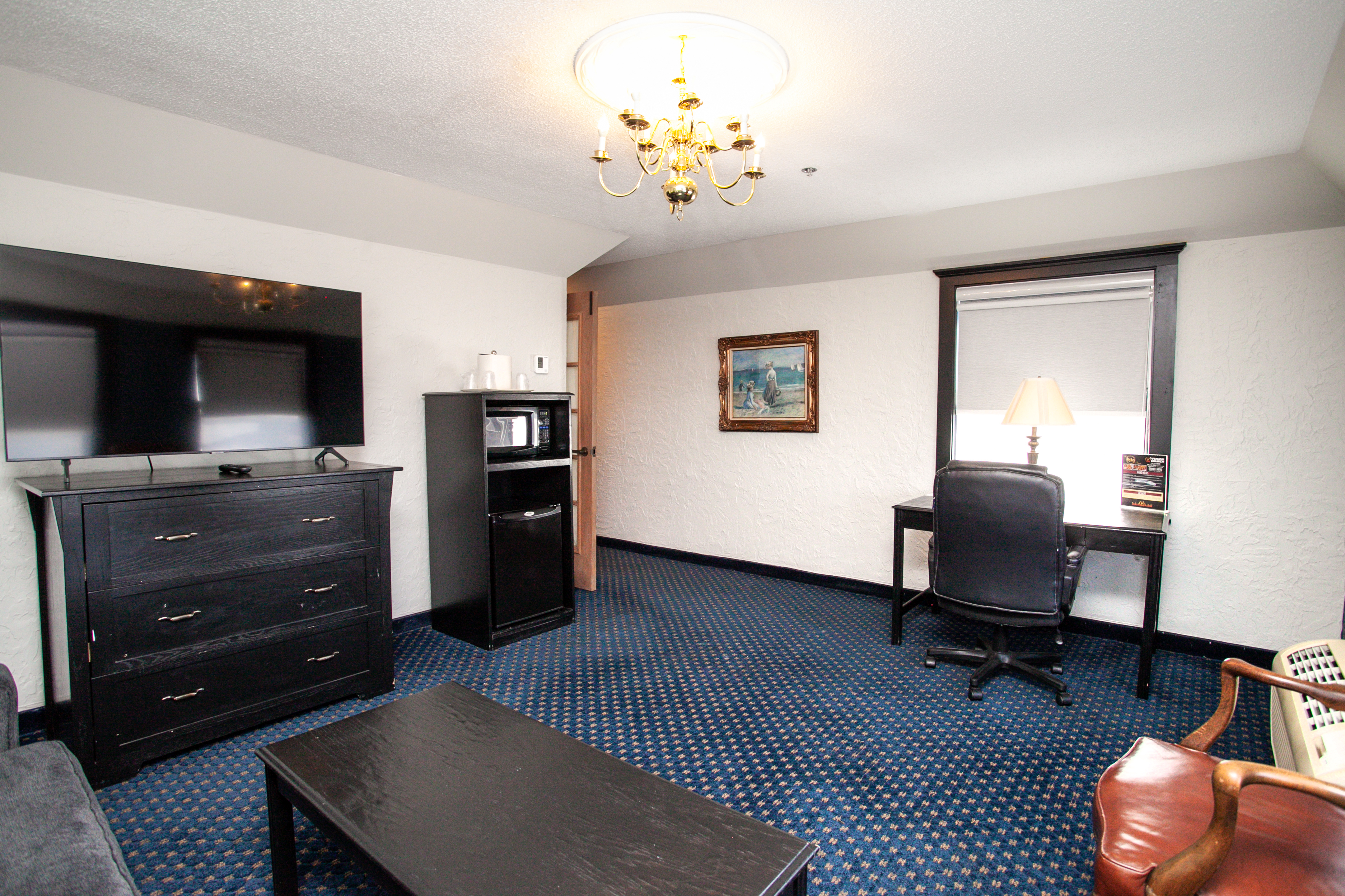 Chateau Hotel and Conference Center suite in Bloomington, Illinois