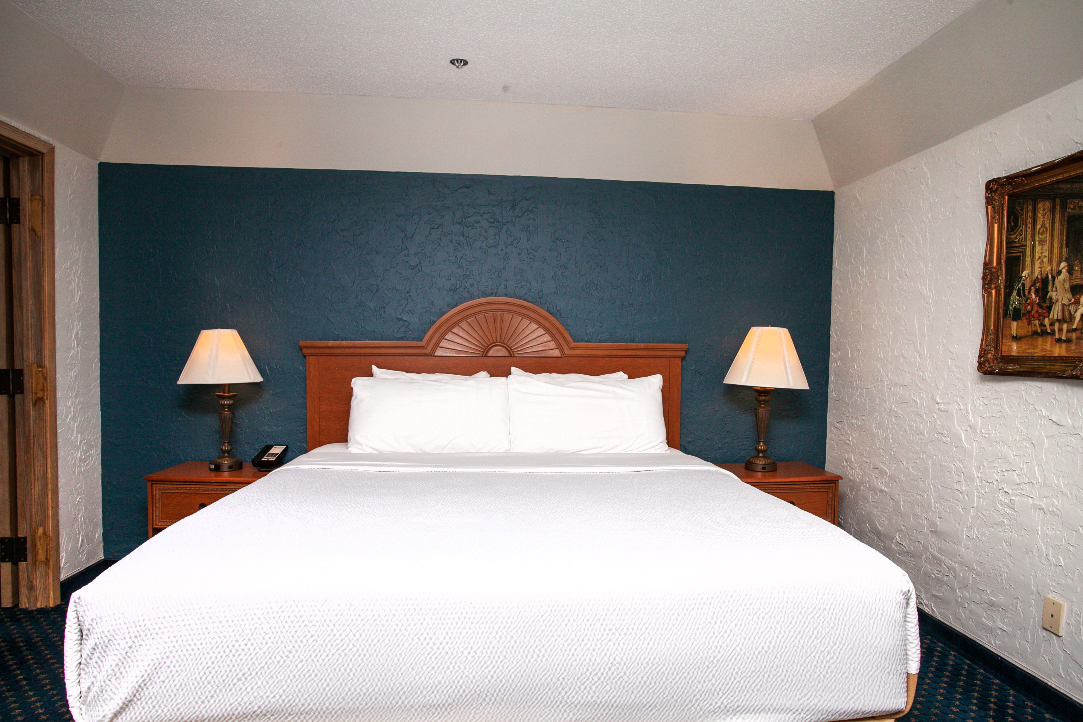 Chateau Hotel and Conference Center suite in Bloomington, Illinois