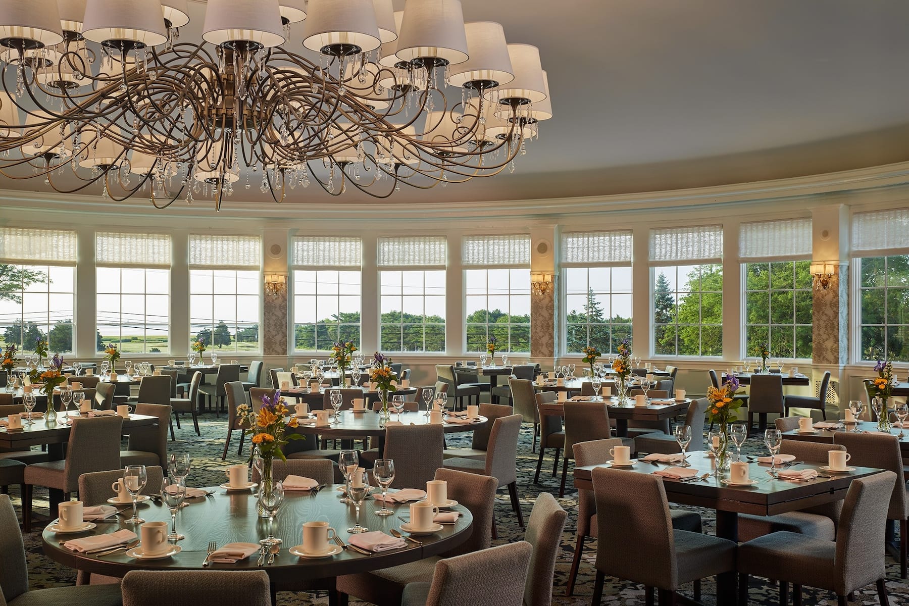 Seaview Hotel, a Dolce by Wyndham restaurant main dining in Galloway, New Jersey