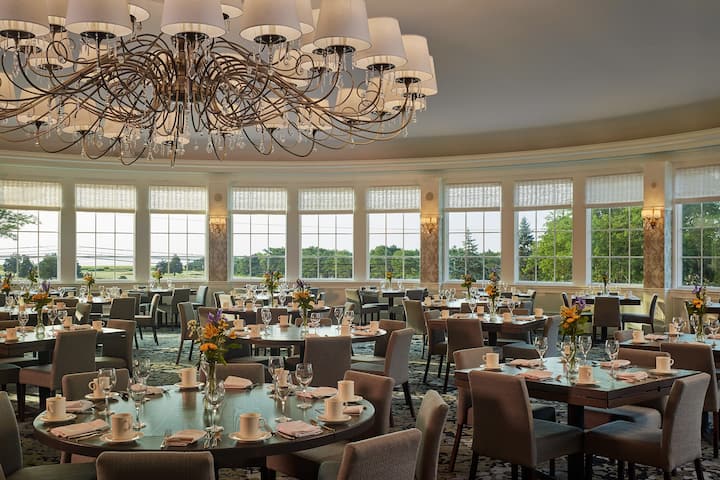 Seaview Hotel, a Dolce by Wyndham restaurant main dining in Galloway, New Jersey