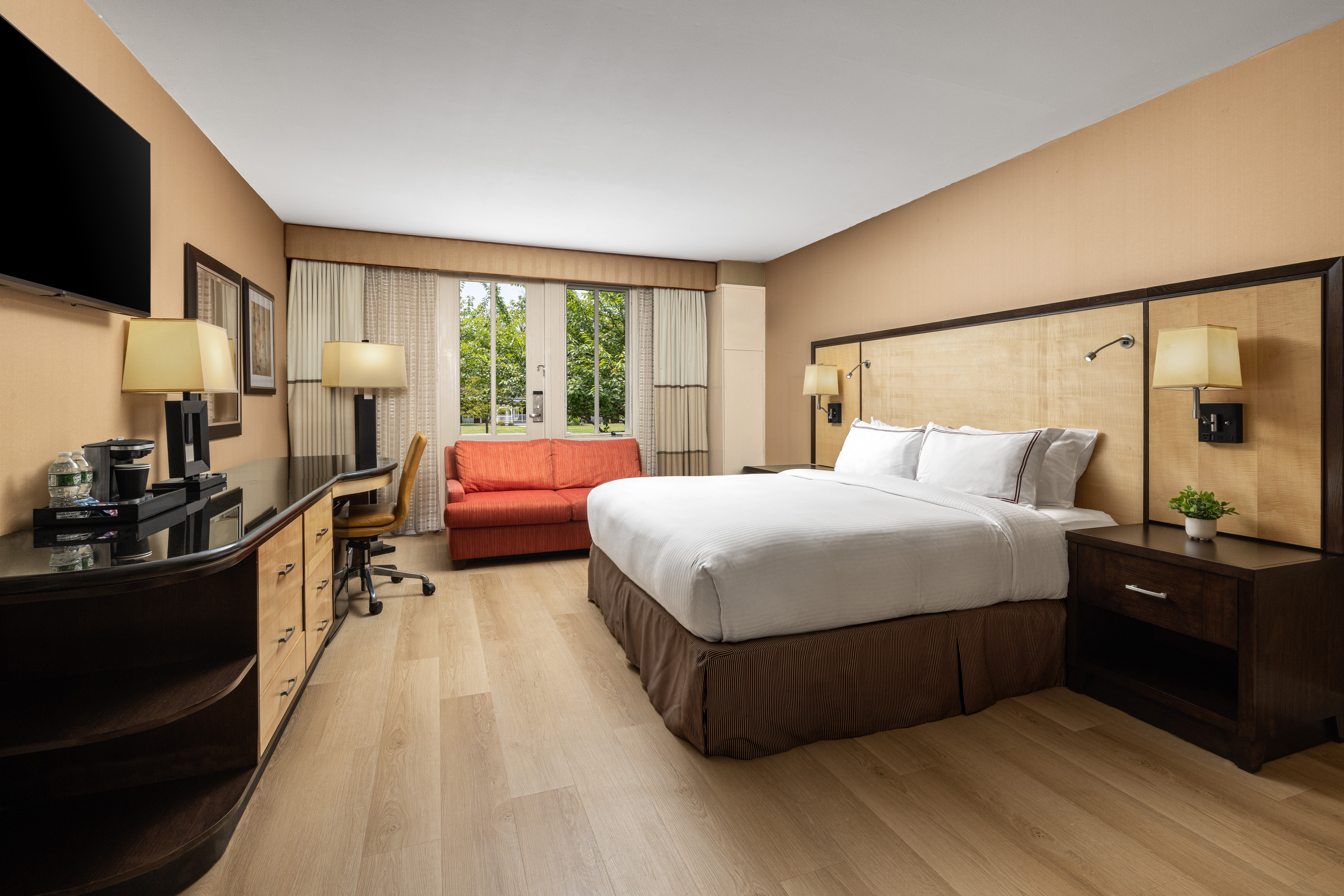 Guest room at the Sleepy Hollow Hotel, a Dolce by Wyndham in Tarrytown, New York