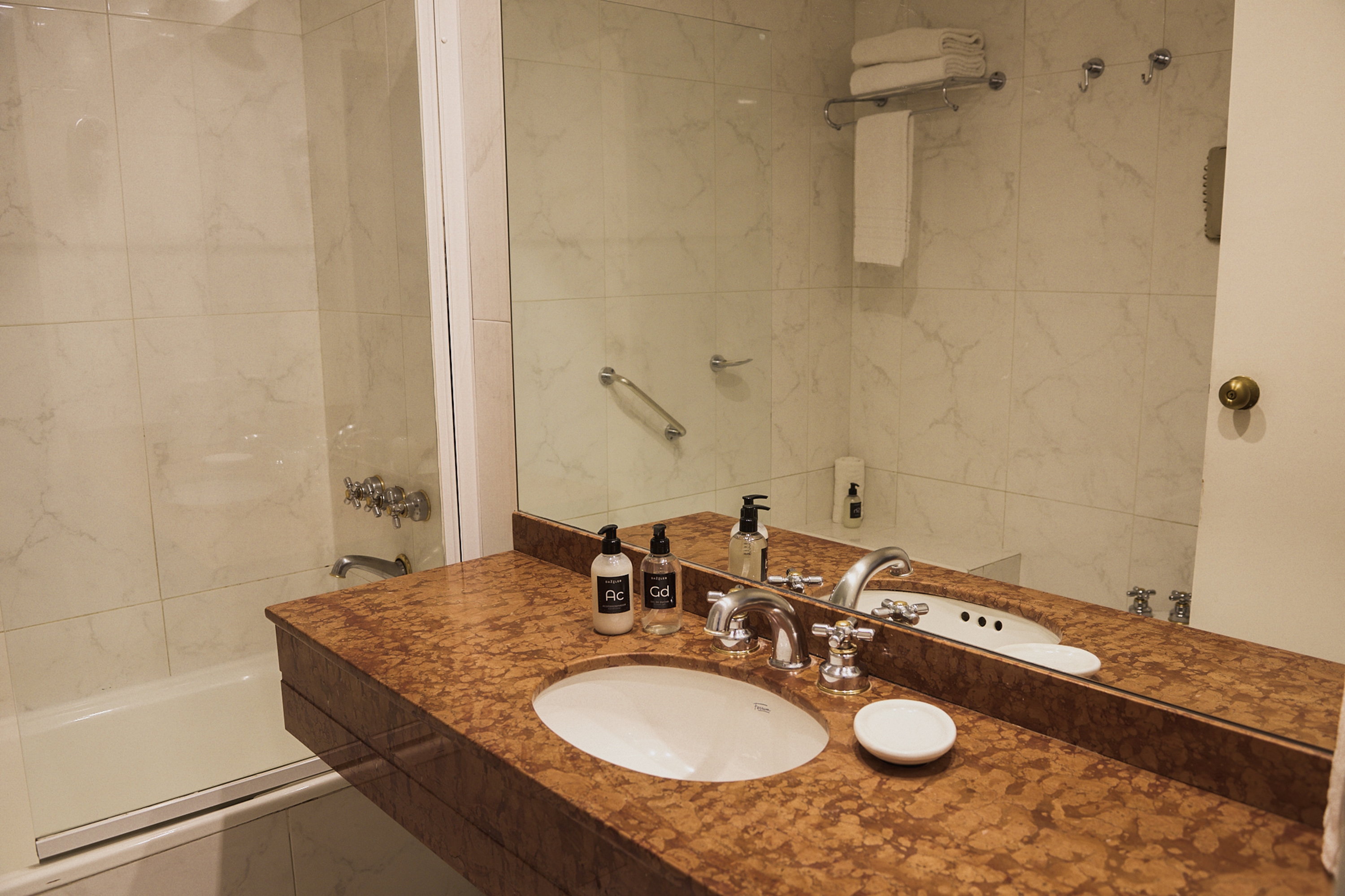 Guest room bath at the Dazzler by Wyndham Buenos Aires San Martin in Buenos Aires, Other than US/Canada