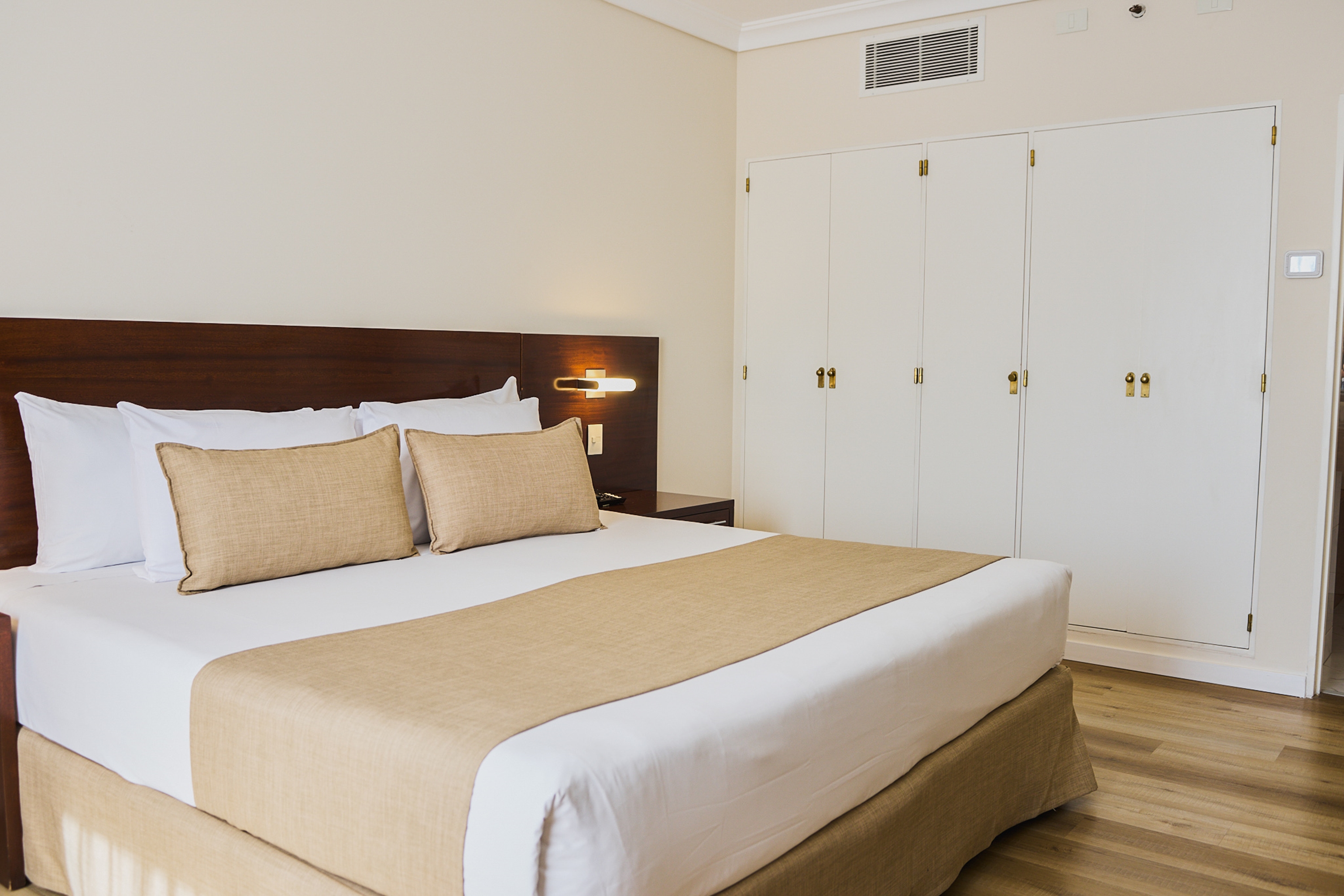 Guest room at the Dazzler by Wyndham Buenos Aires San Martin in Buenos Aires, Other than US/Canada