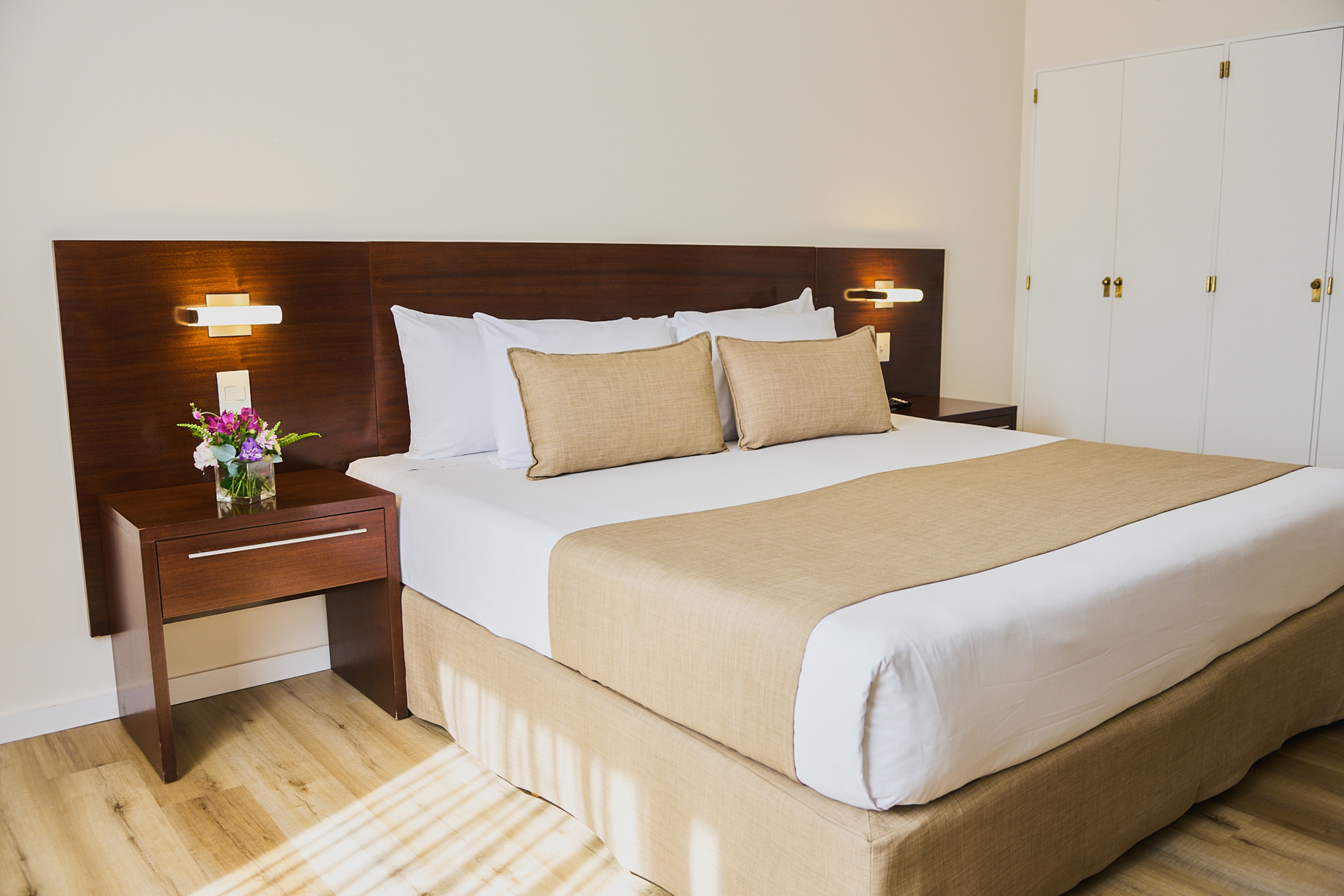 Guest room at the Dazzler by Wyndham Buenos Aires San Martin in Buenos Aires, Other than US/Canada