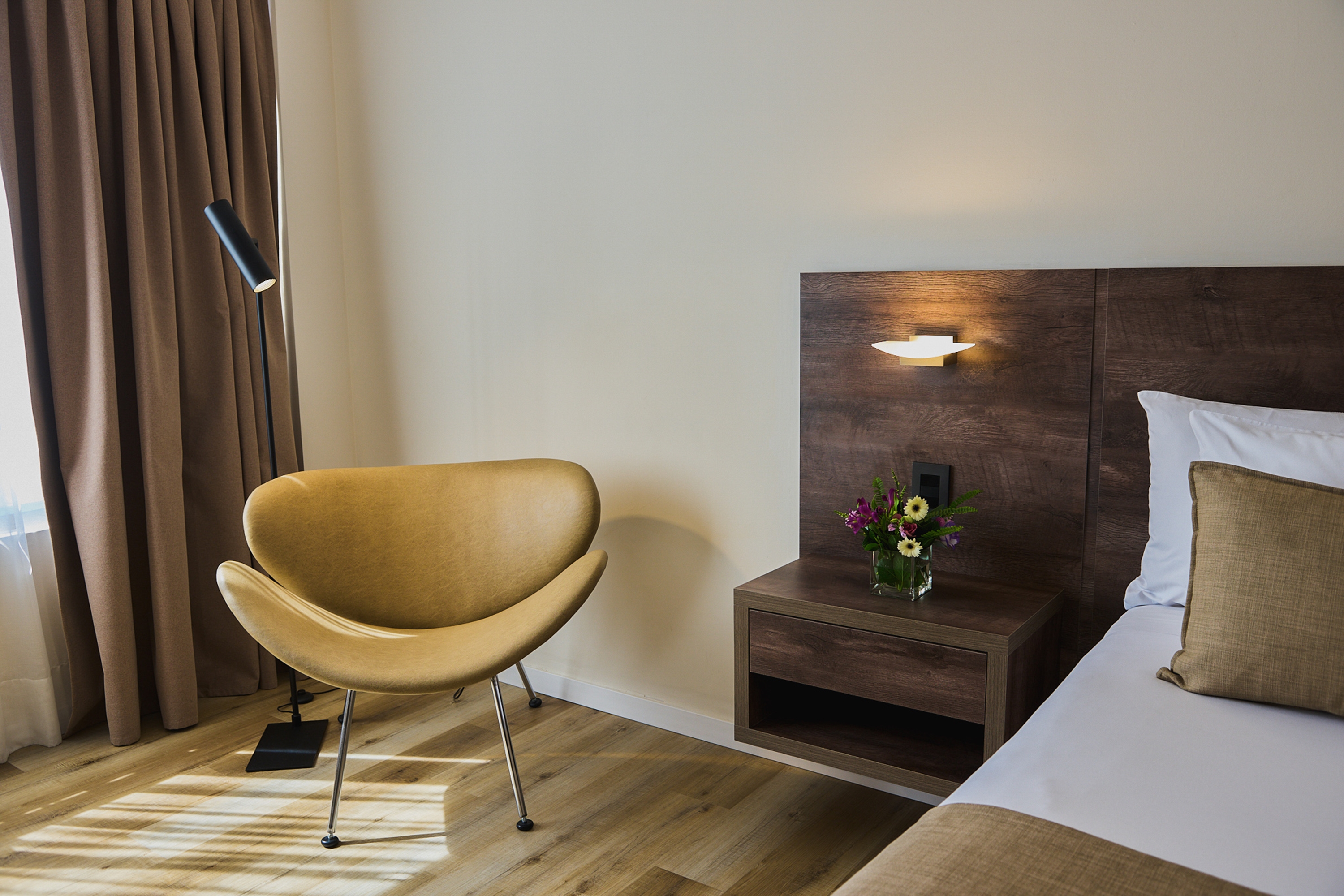 Guest room at the Dazzler by Wyndham Buenos Aires San Martin in Buenos Aires, Other than US/Canada